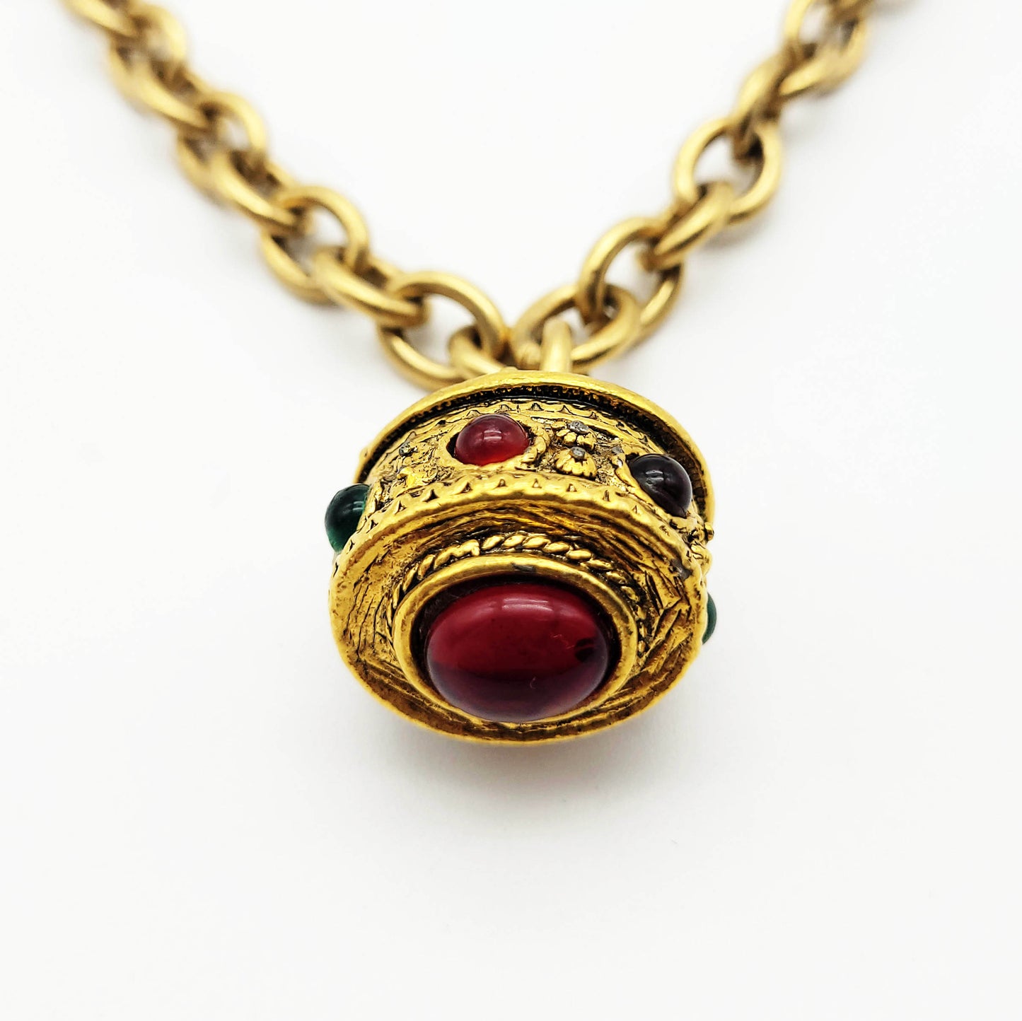 Vintage pendant necklace