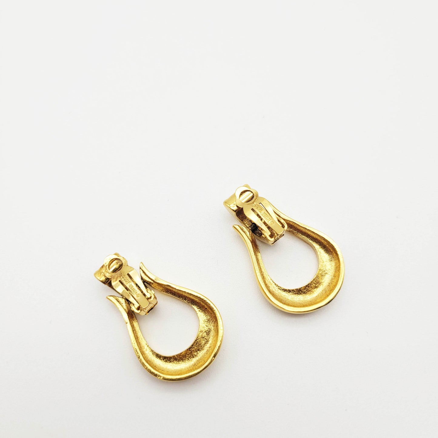 Vintage clip on earrings Nina Ricci