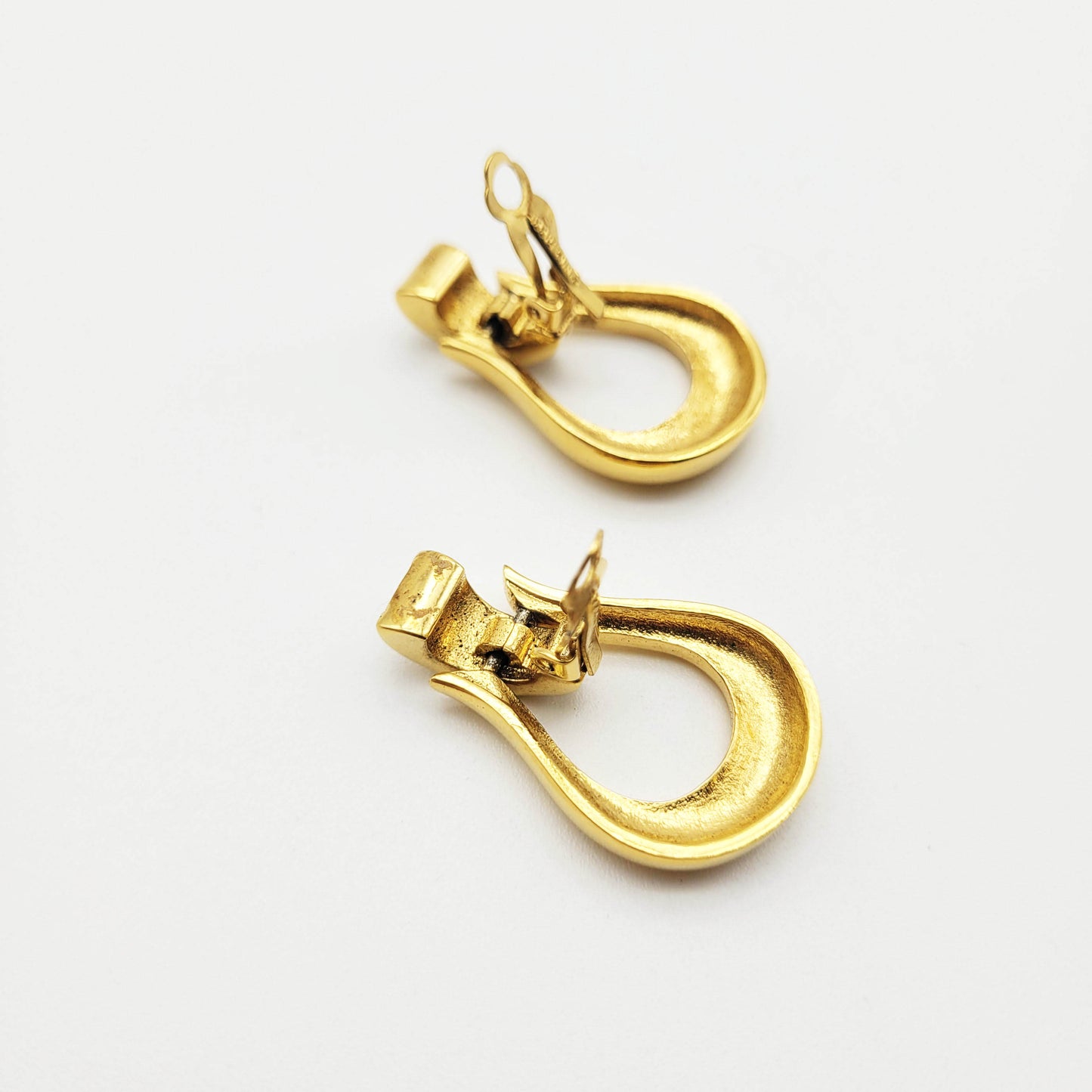 Vintage clip on earrings Nina Ricci