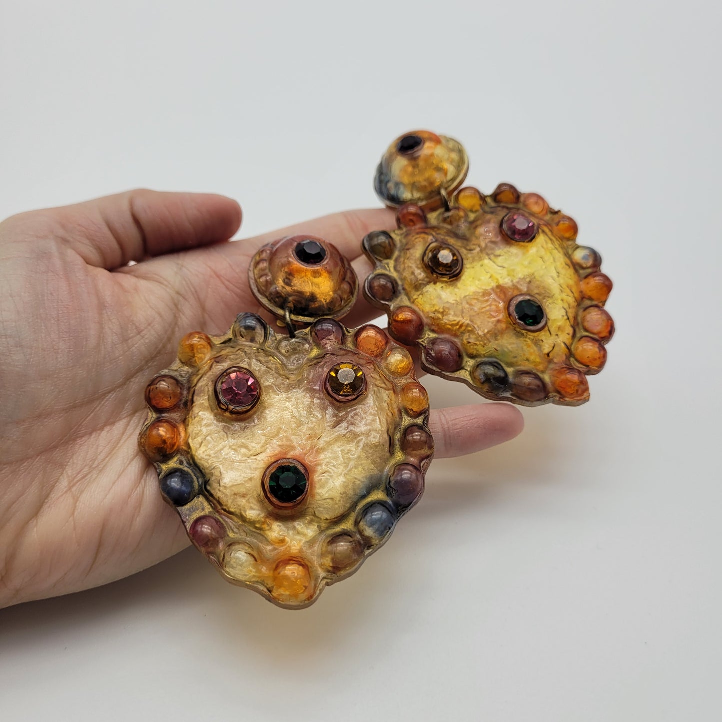 Vintage heart dangle earrings Via Paris