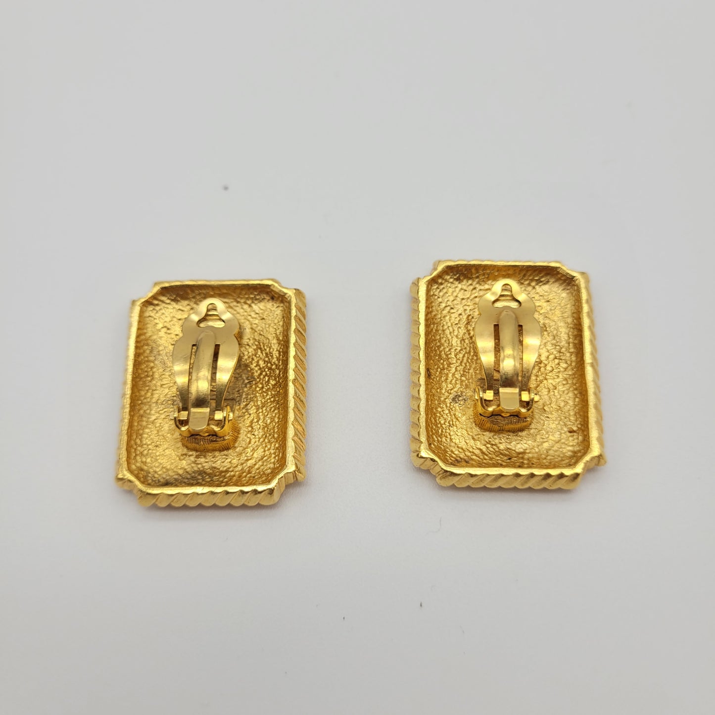 Vintage clip on earrings Carven