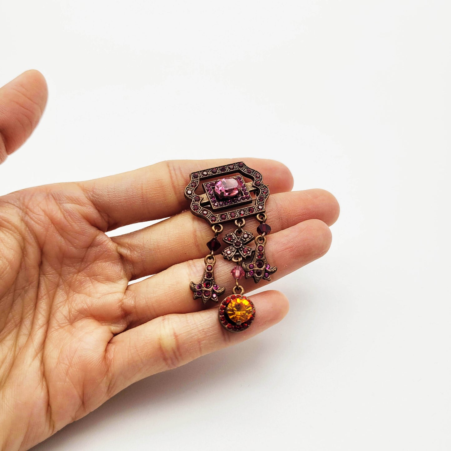 Vintage couture pink brooch Satellite