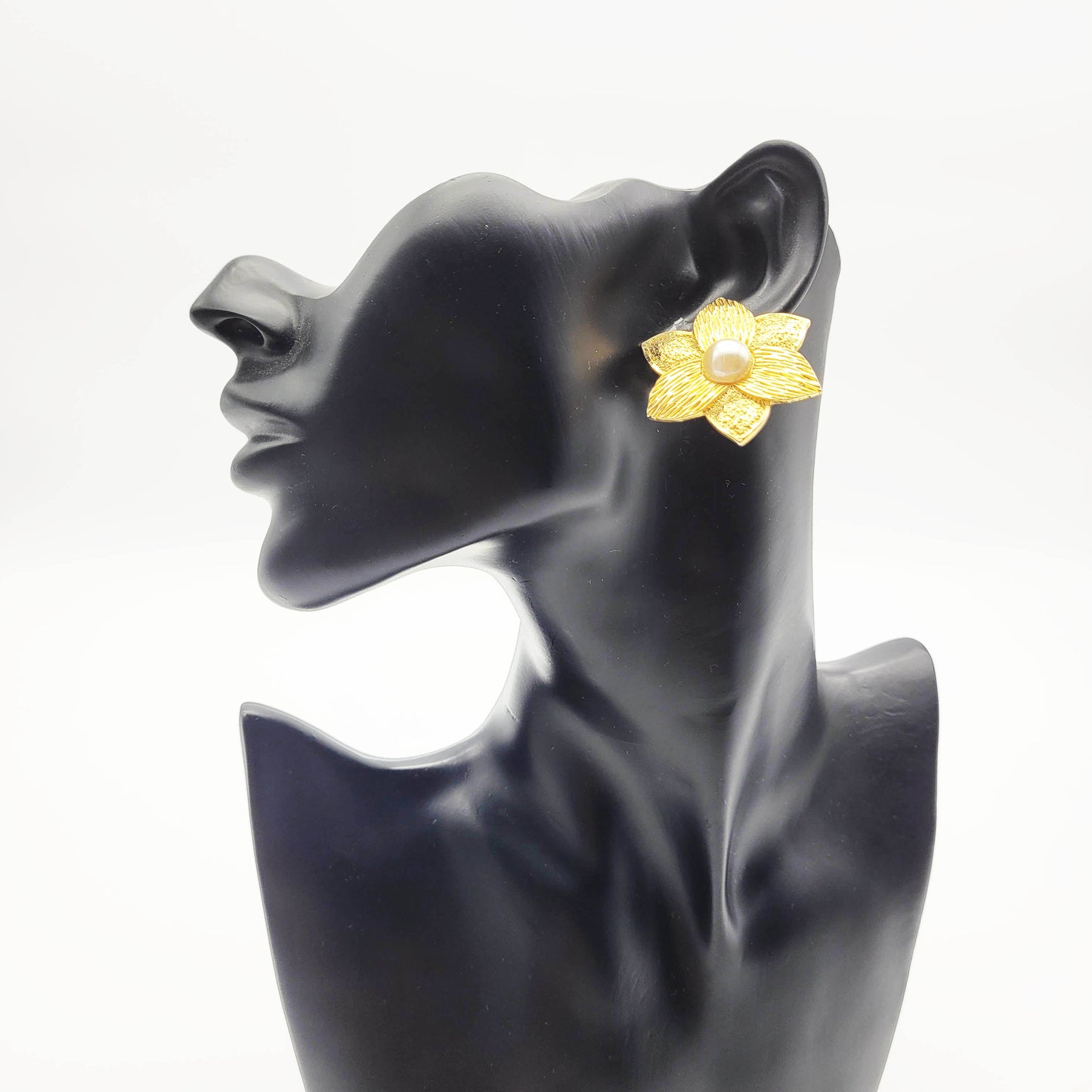 Vintage flower earrings