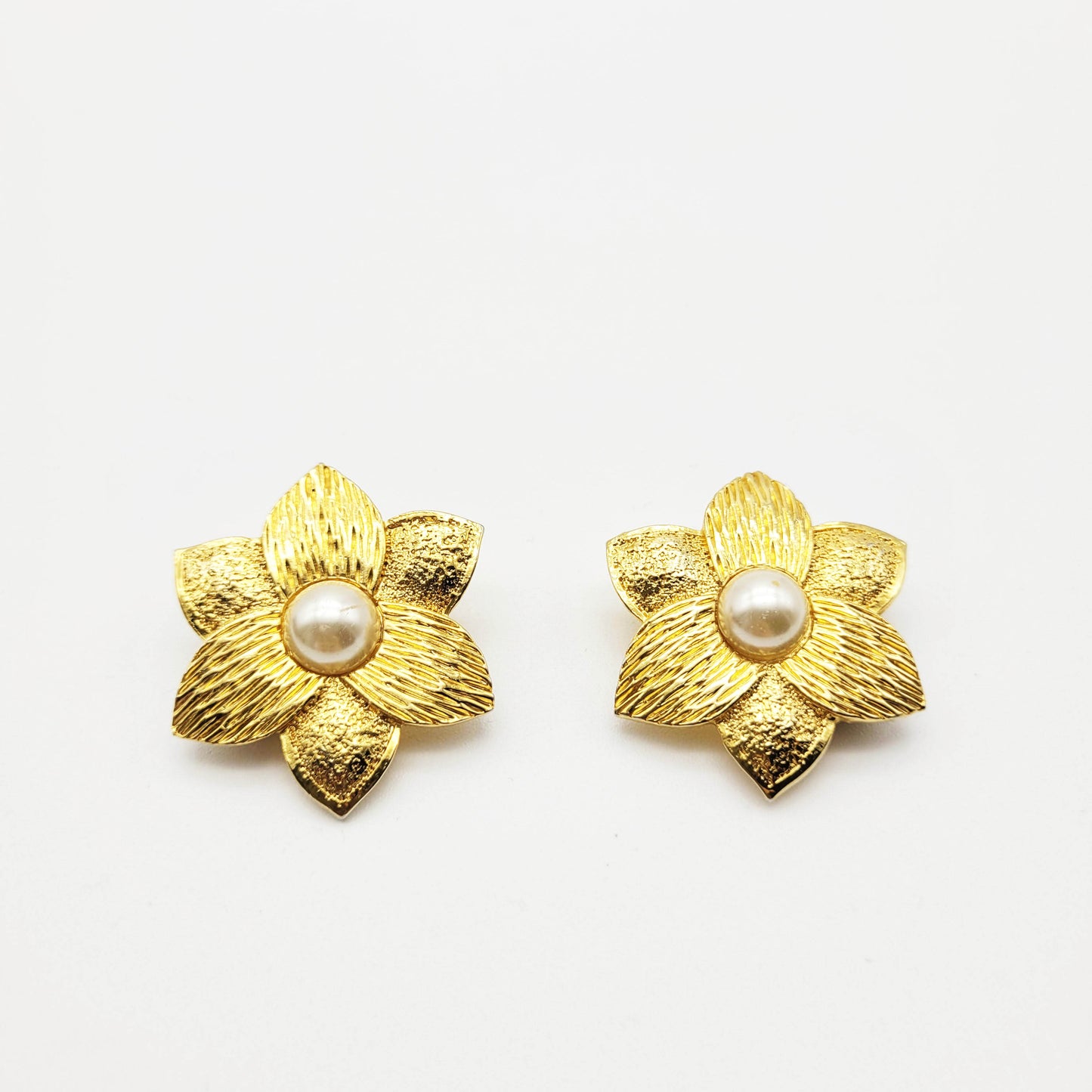 Vintage flower earrings