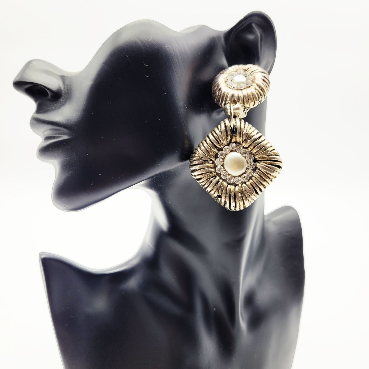 Vintage silvertone dangle earrings