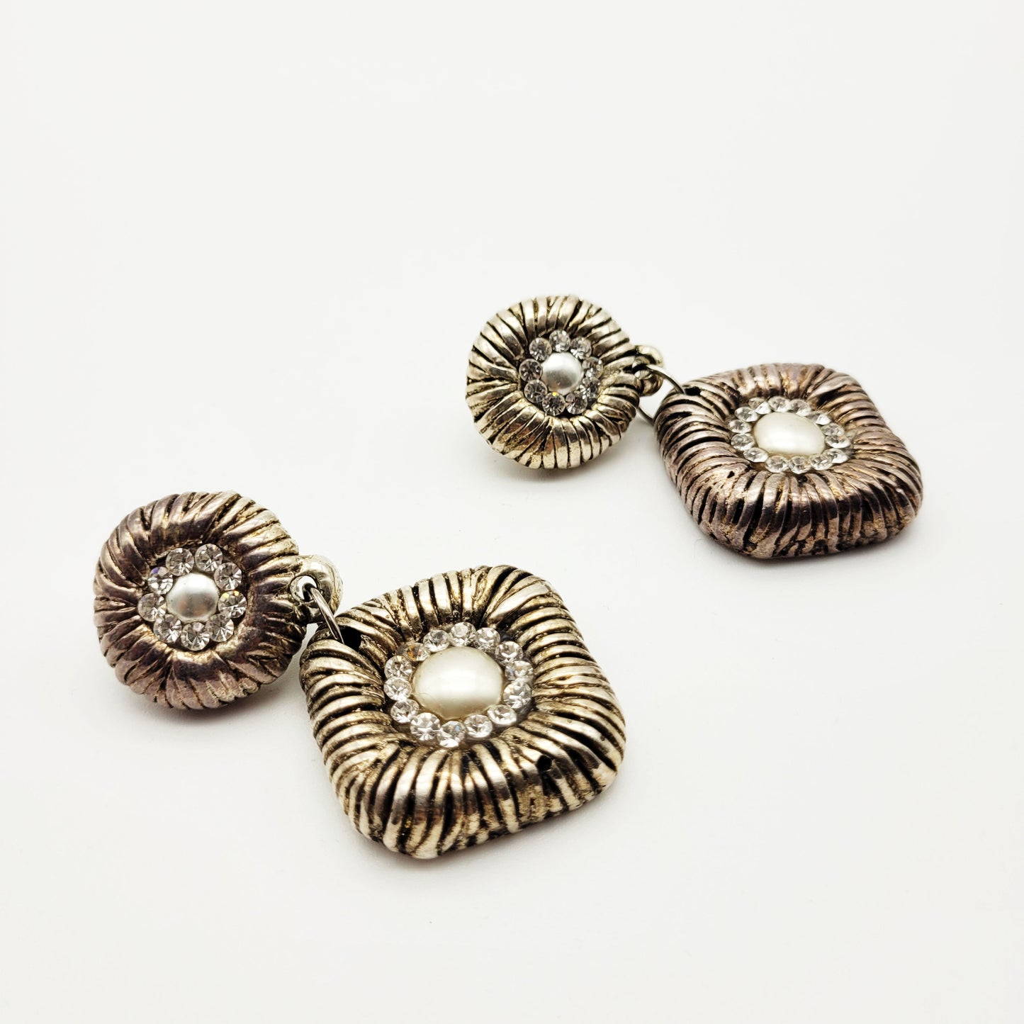Vintage silvertone dangle earrings