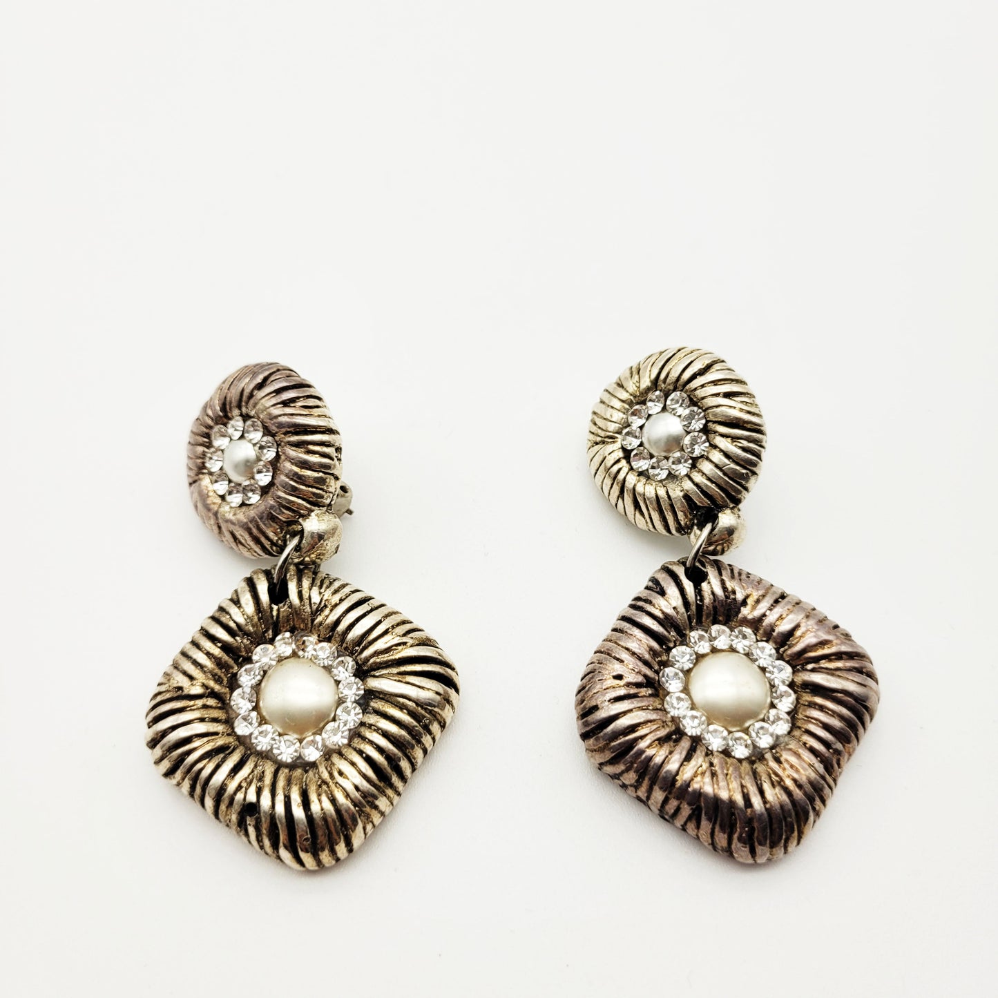 Vintage silvertone dangle earrings