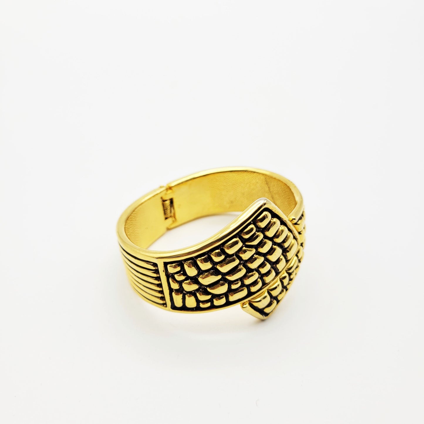 Vintage goldtone bangle