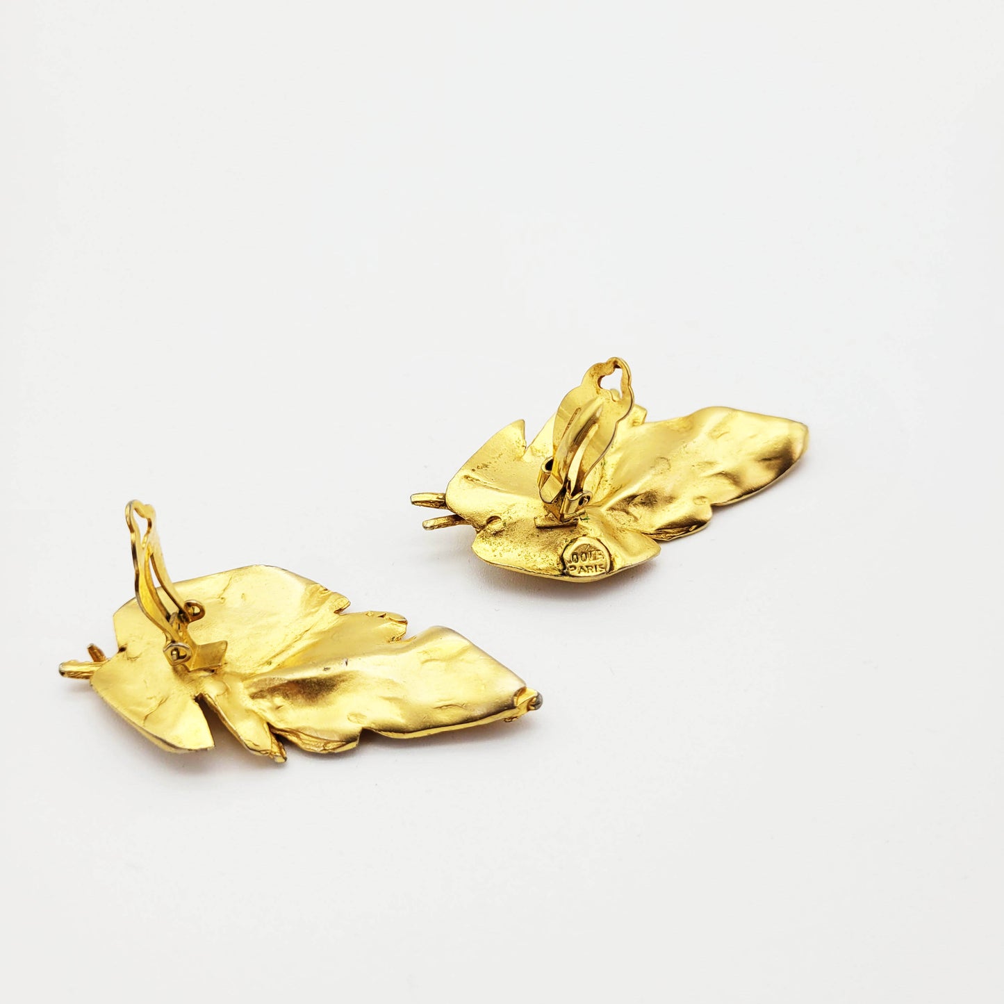 Vintage leaf clip earrings