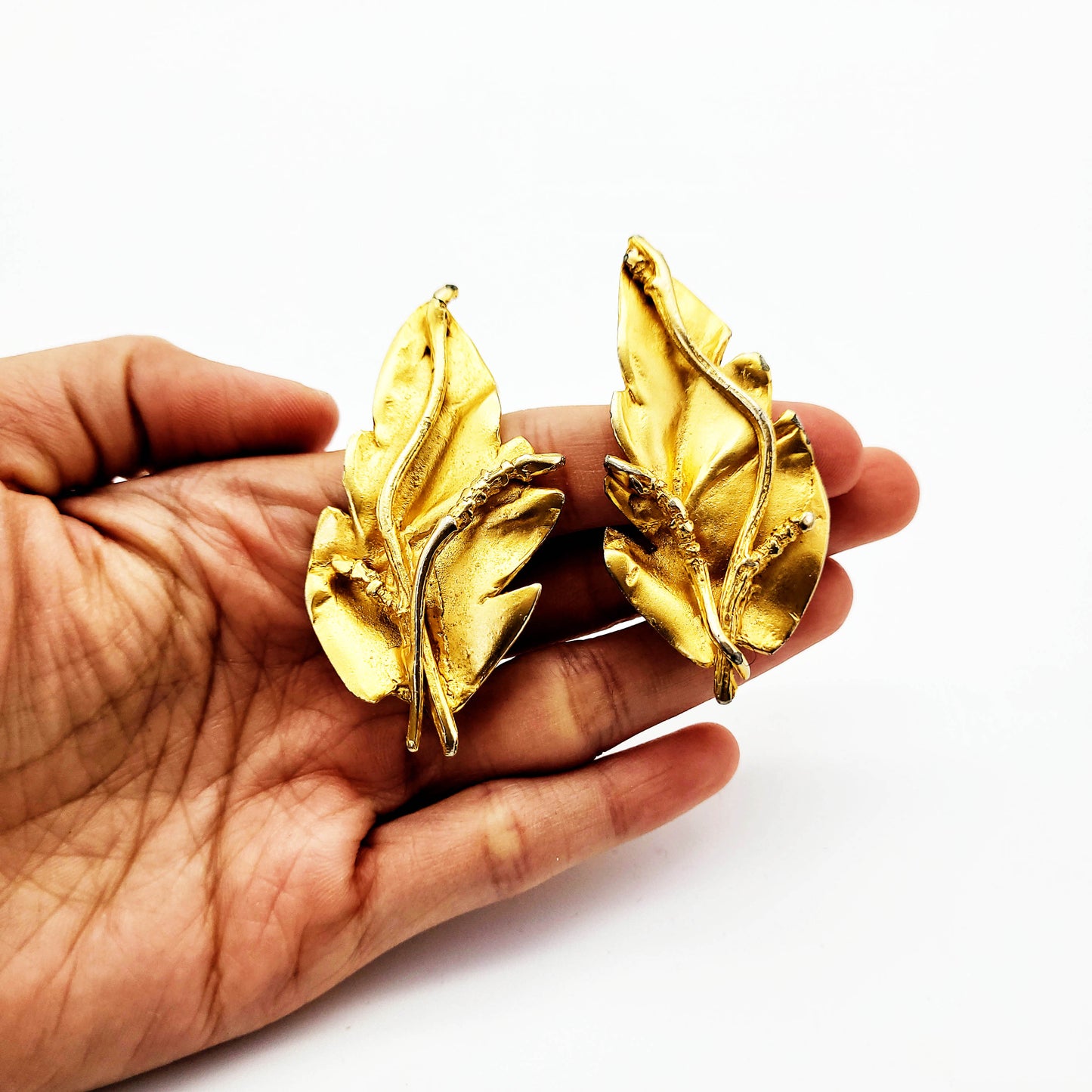 Vintage leaf clip earrings