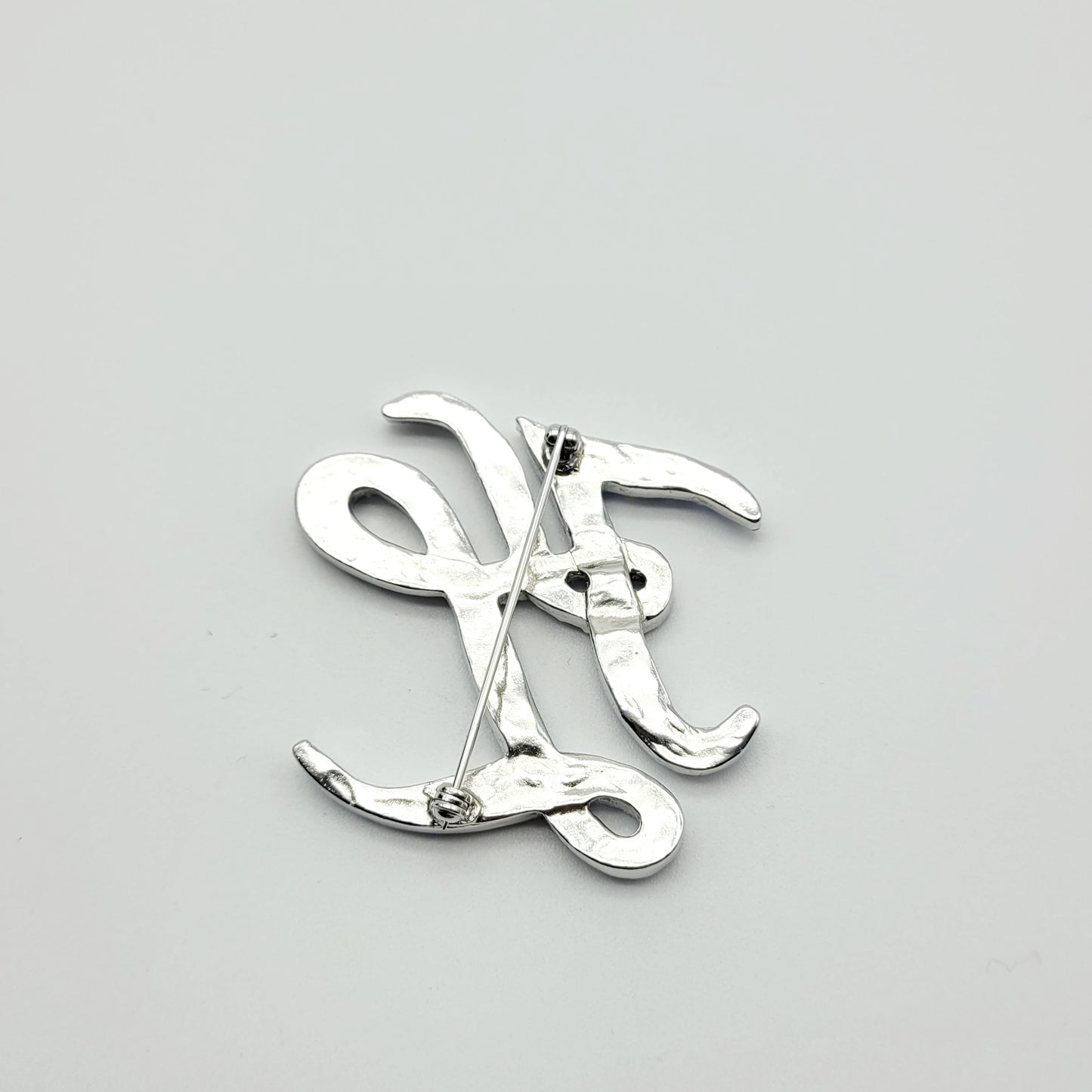 Broche Karl Lagerfeld Vintage
