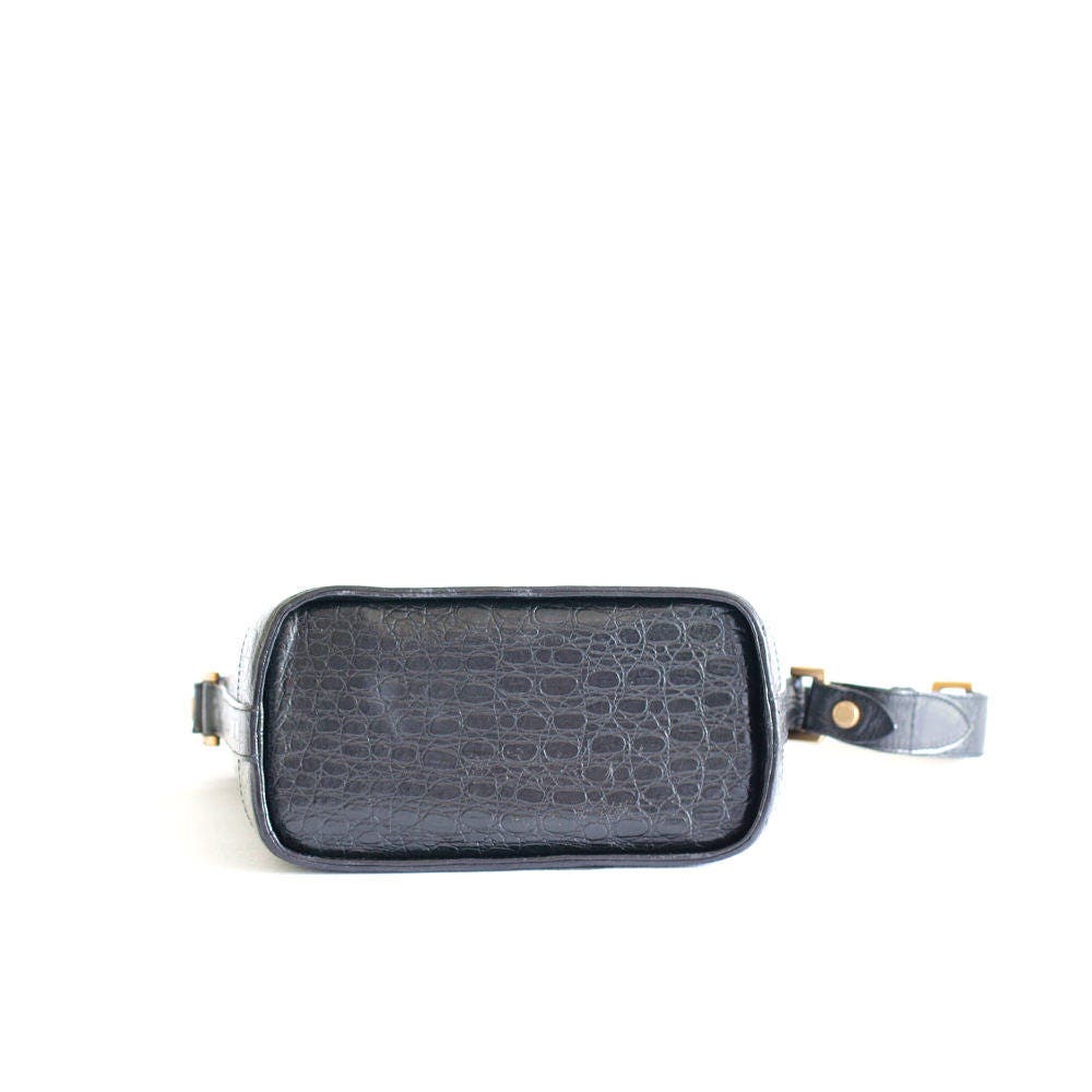 Vintage Valentino Garavani Shoulder Bag - Secondista