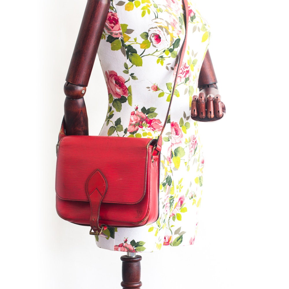 Vintage Louis Vuitton Castilian Red epi Cartouchiere MM Crossbody Bag - Secondista