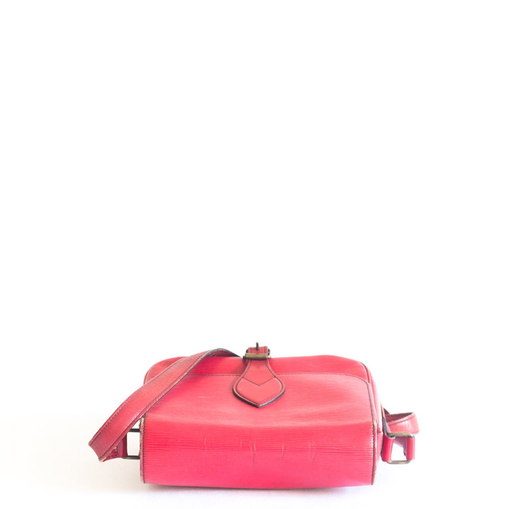 Vintage Louis Vuitton Castilian Red epi Cartouchiere MM Crossbody Bag - Secondista