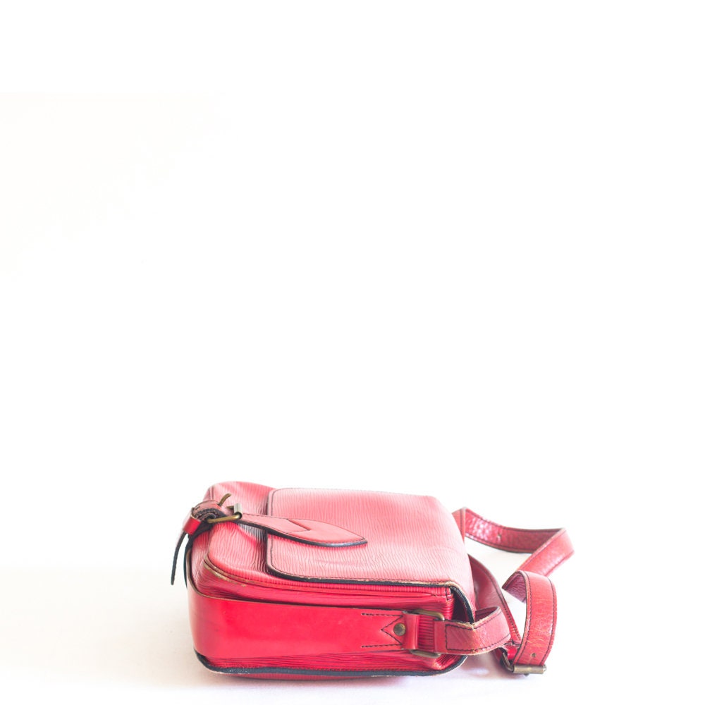 Vintage Louis Vuitton Castilian Red epi Cartouchiere MM Crossbody Bag - Secondista