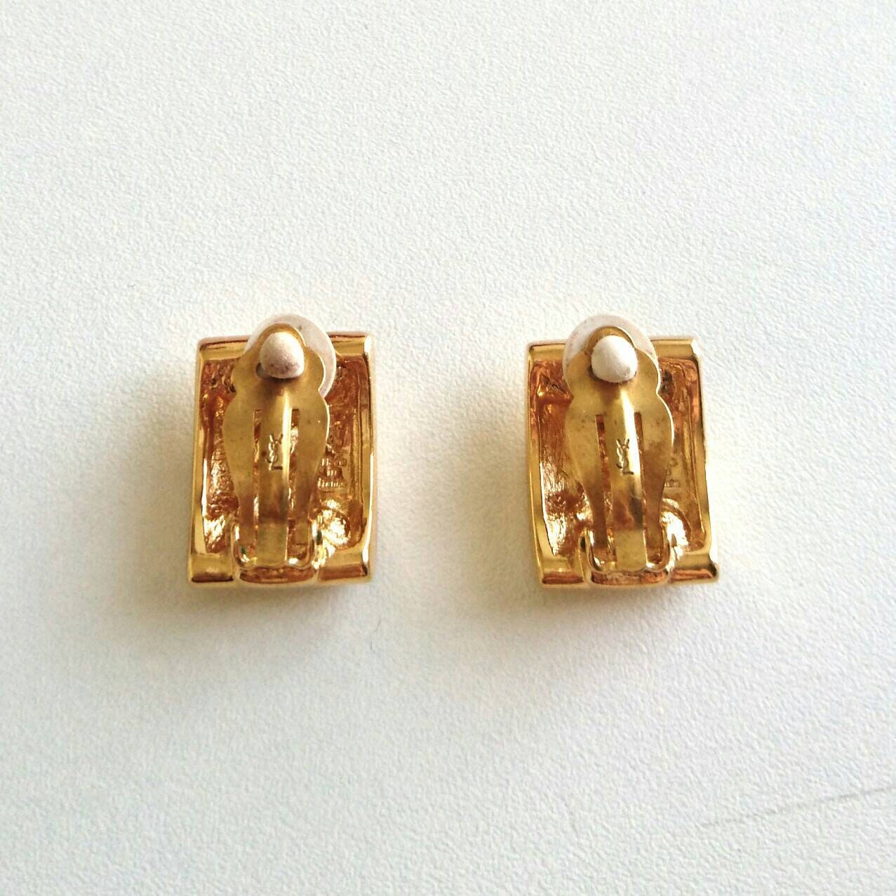 Vintage Yves Saint Laurent clip Earrings - Secondista