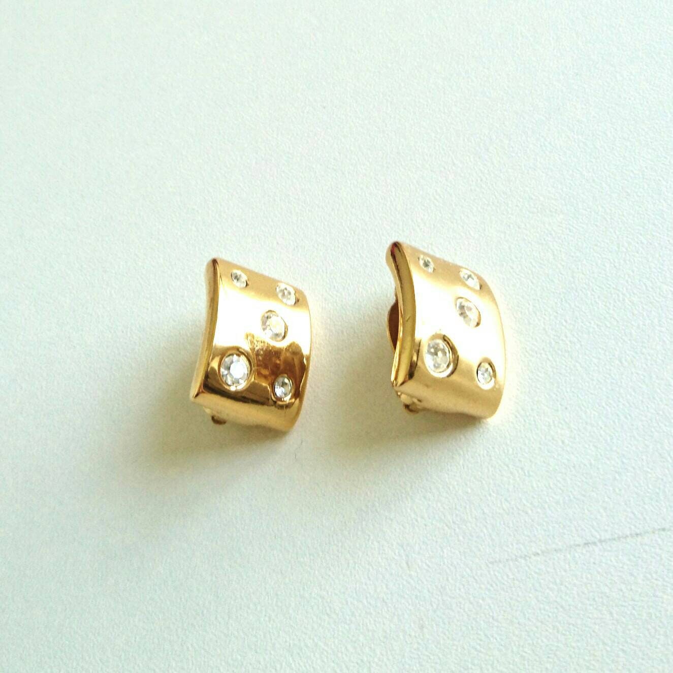 Vintage Yves Saint Laurent clip Earrings - Secondista