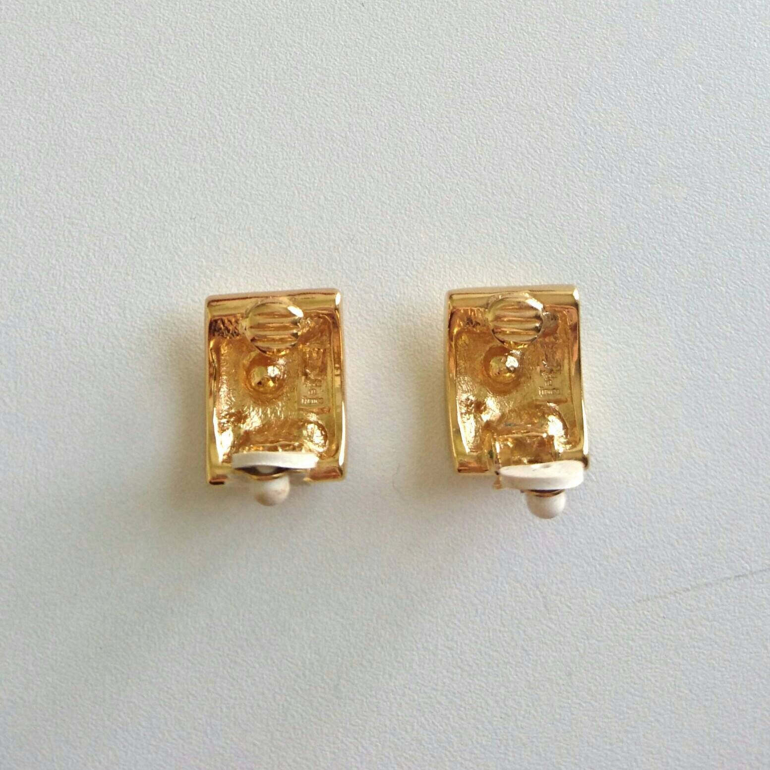 Vintage Yves Saint Laurent clip Earrings - Secondista