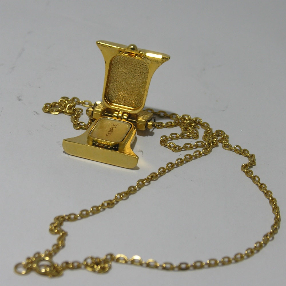 Vintage Unusual Necklace with bell Pendant - Secondista