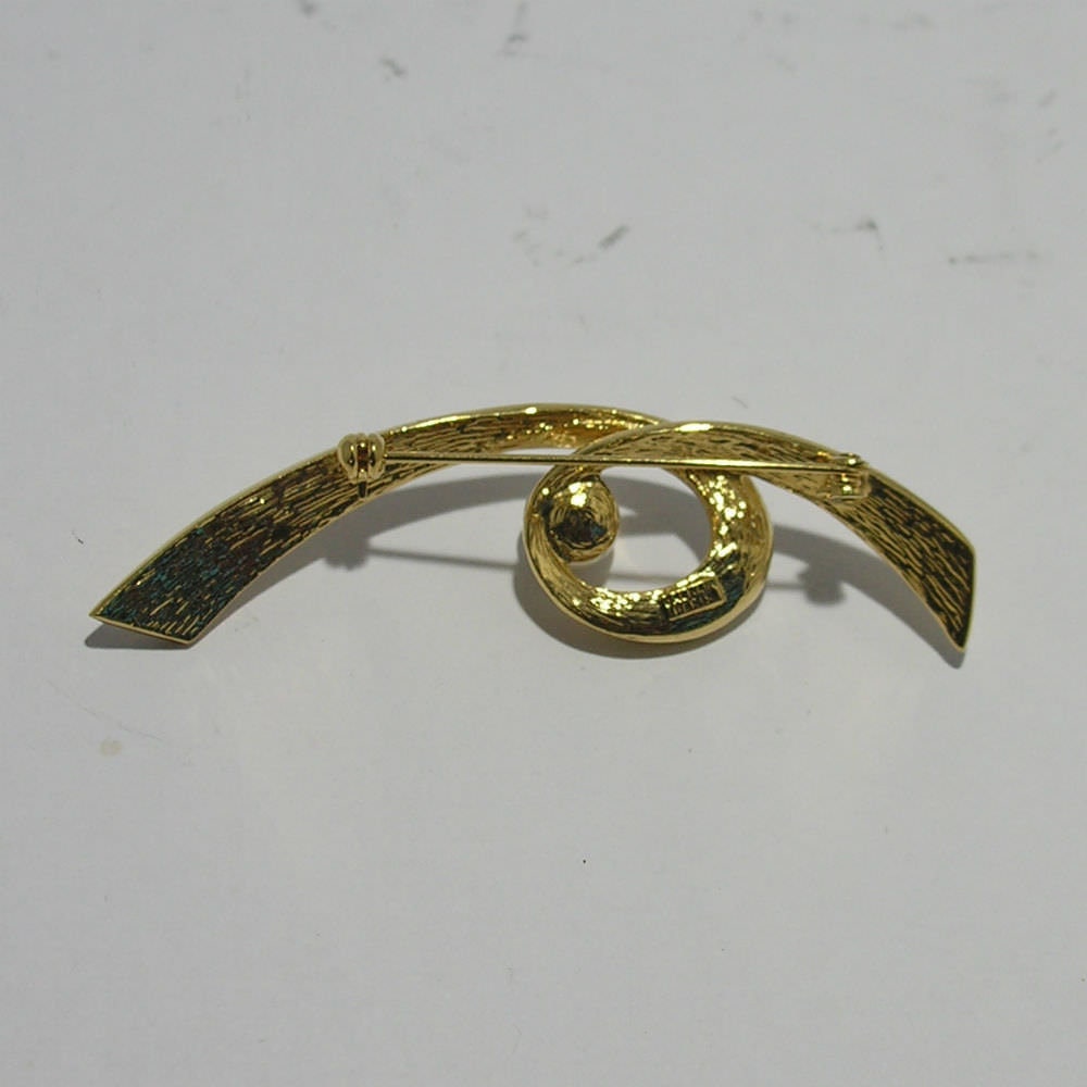 Vintage Lovely Pierre Balmain Goldtone Brooch with pearl and rhinestones - Secondista