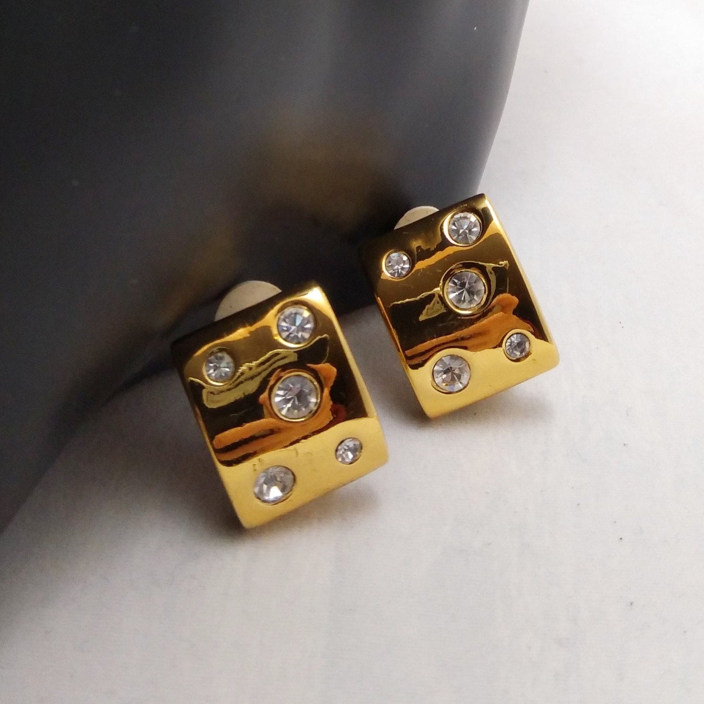 Vintage Yves Saint Laurent clip Earrings - Secondista