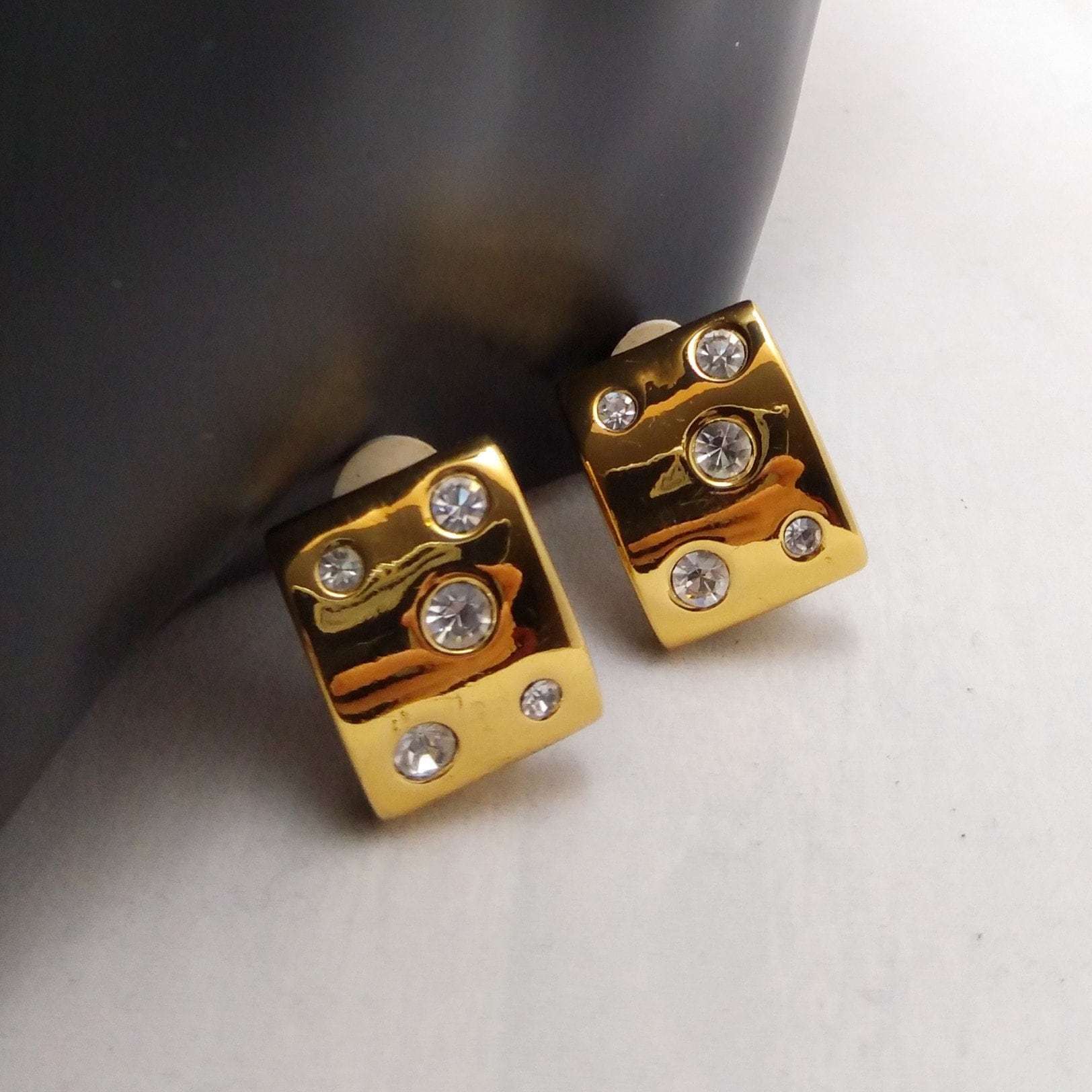 Vintage Yves Saint Laurent clip Earrings - Secondista