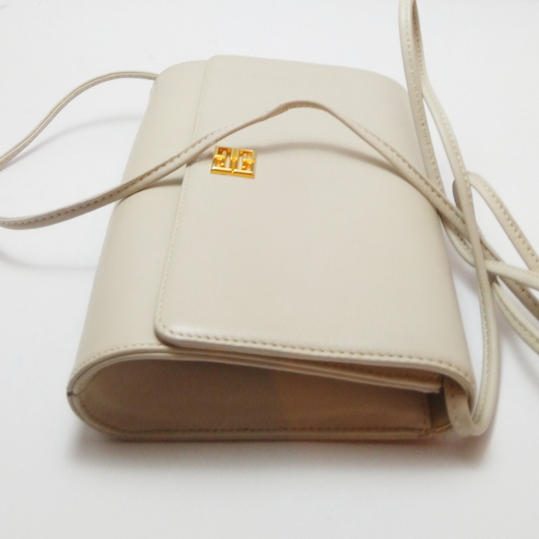 Vintage Givenchy beige mini Crossbody Bag - Secondista
