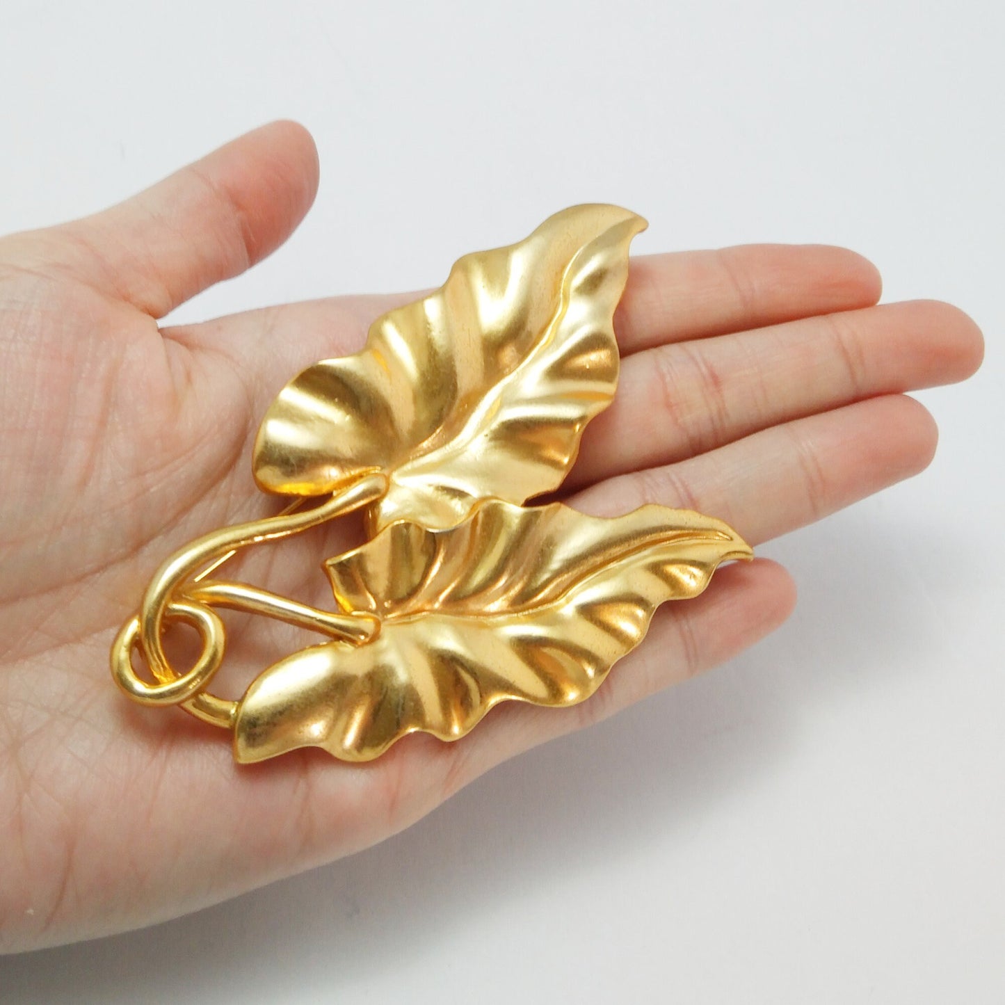 Vintage Kenzo leaf motif Brooch - Secondista