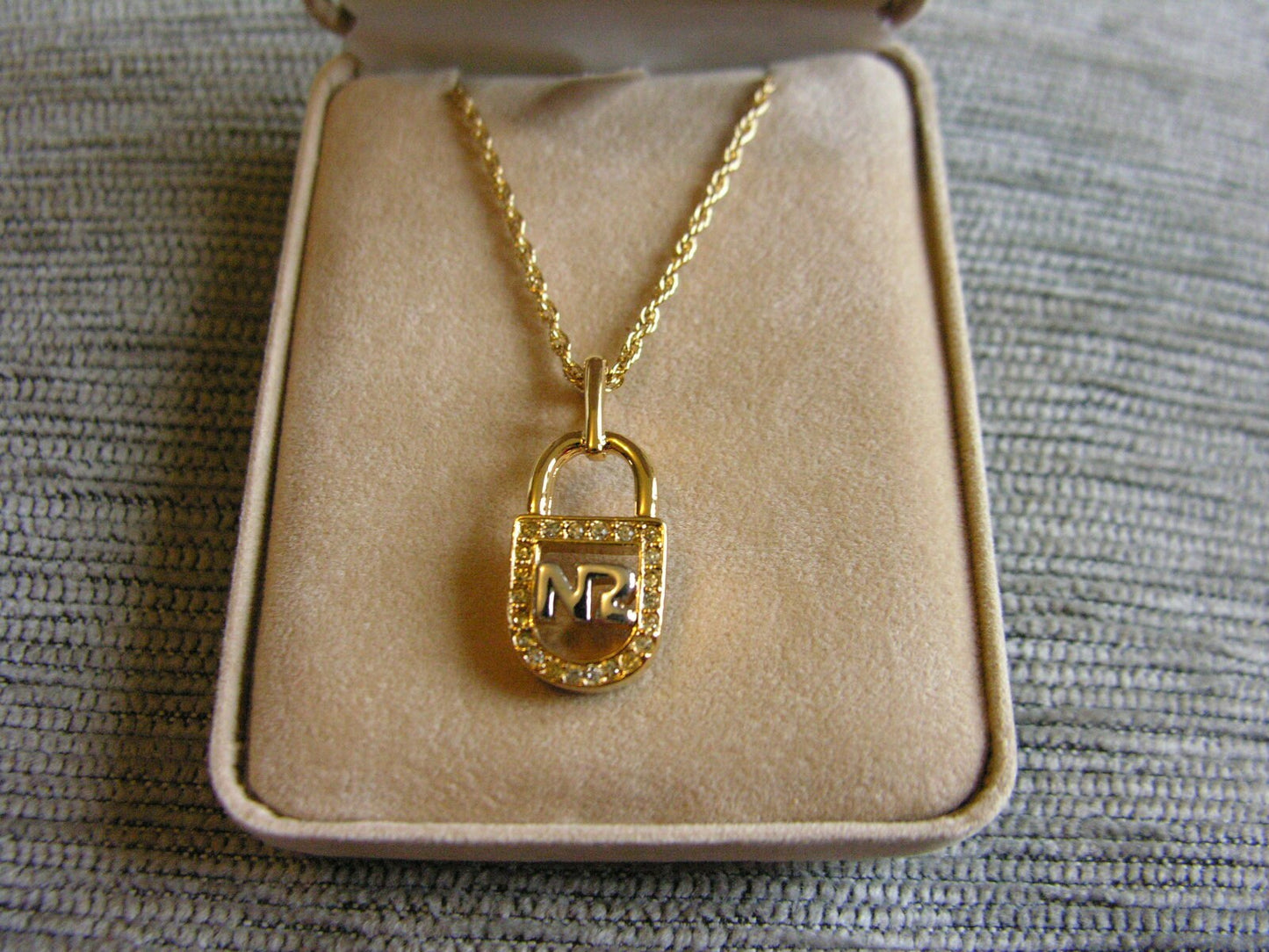 Vintage Nina Ricci Gold tone Necklace - Secondista