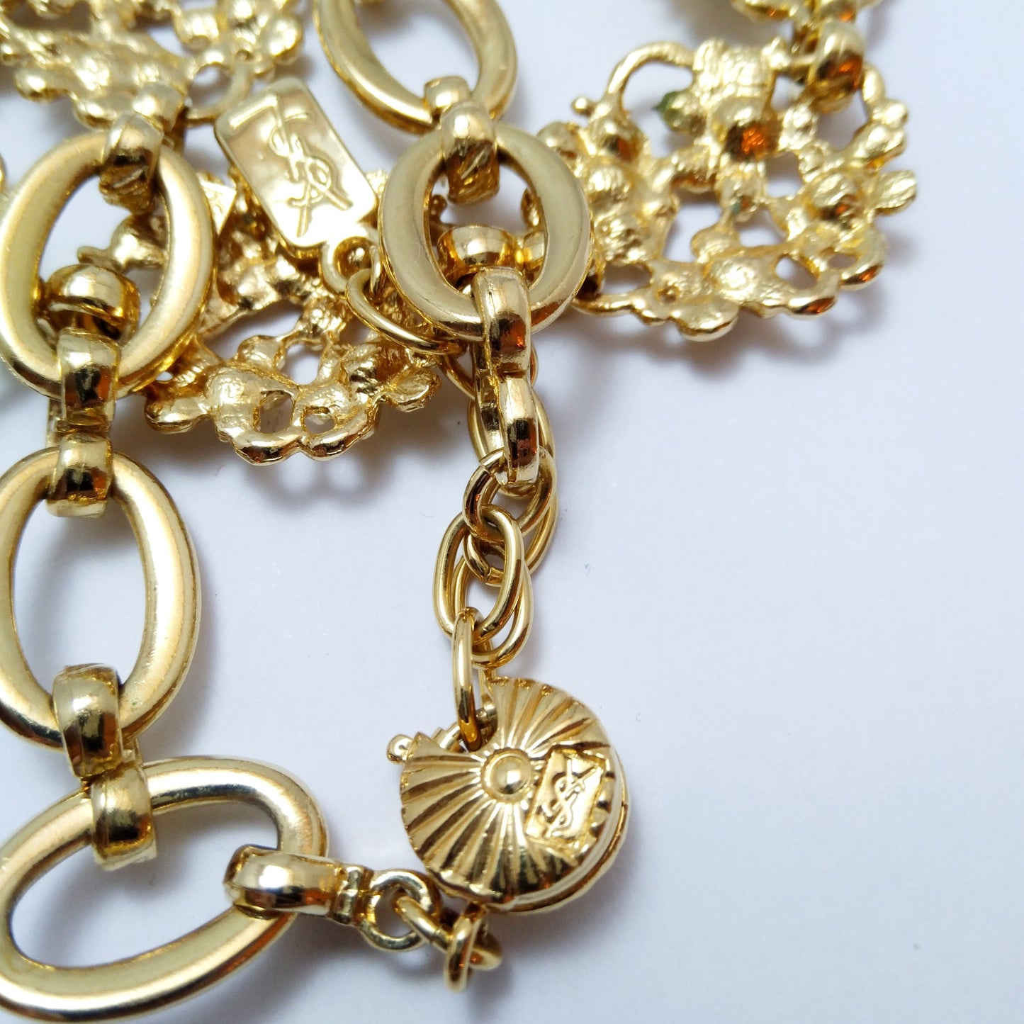 Vintage Yves Saint Laurent flower motif Necklace - Secondista