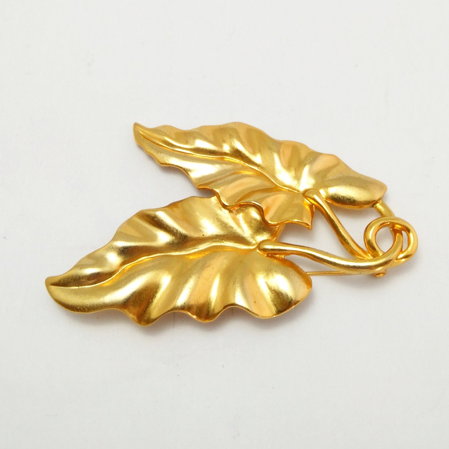 Vintage Kenzo leaf motif Brooch - Secondista
