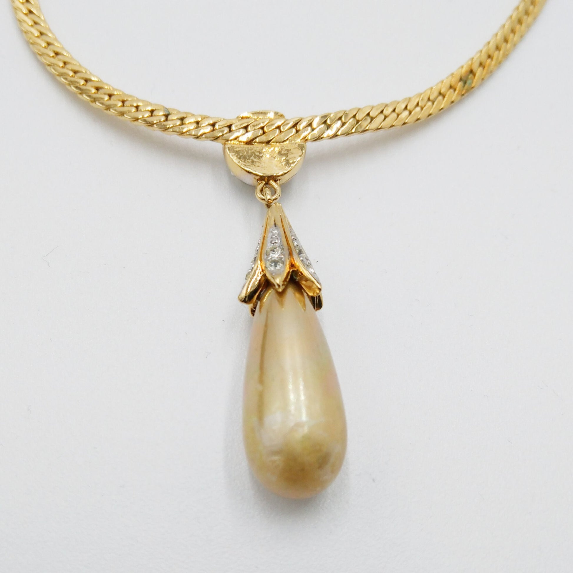 Vintage Nina Ricci tear drop Pendant Necklace - Secondista