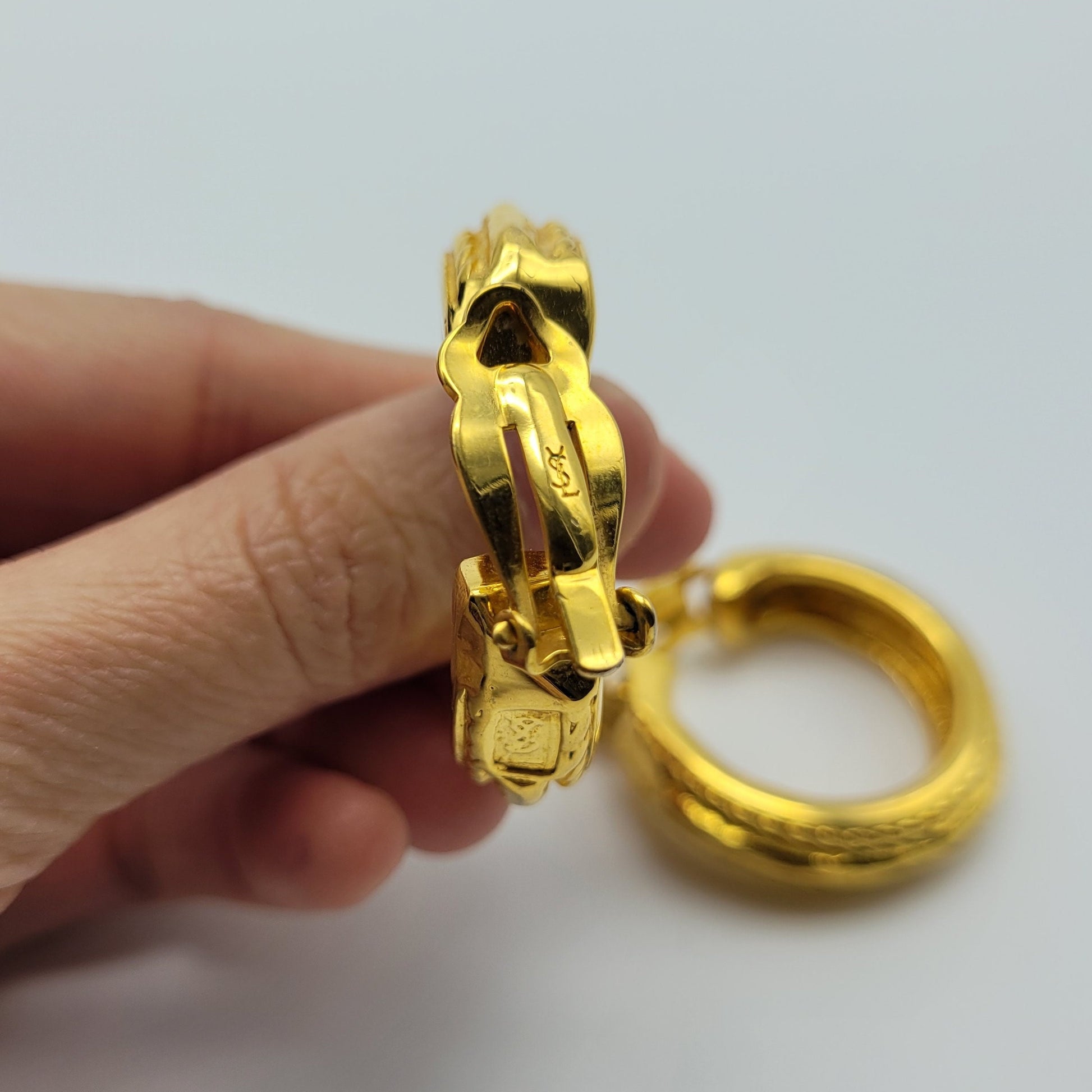 Vintage  Yves Saint Laurent creole Earrings - Secondista