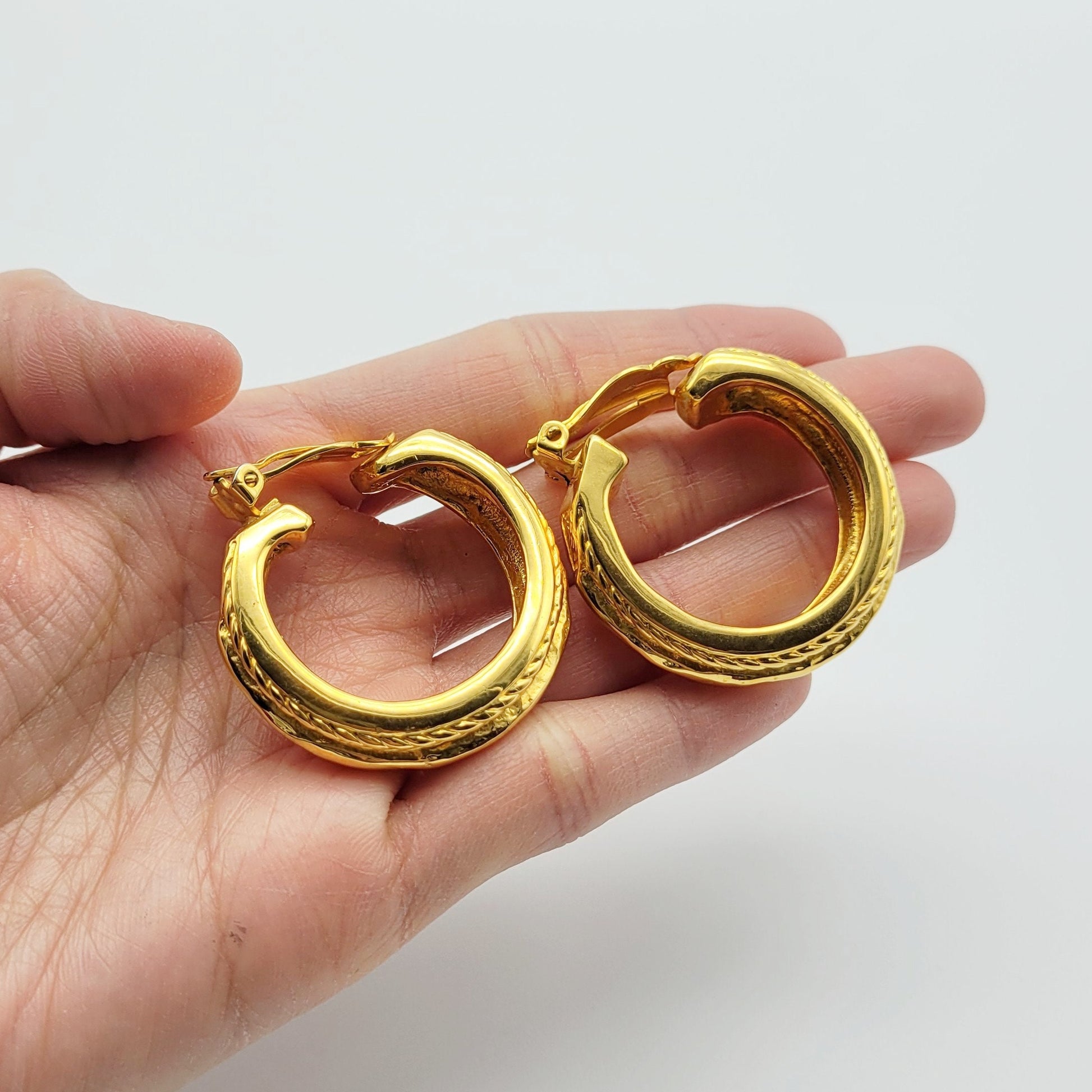 Vintage  Yves Saint Laurent creole Earrings - Secondista