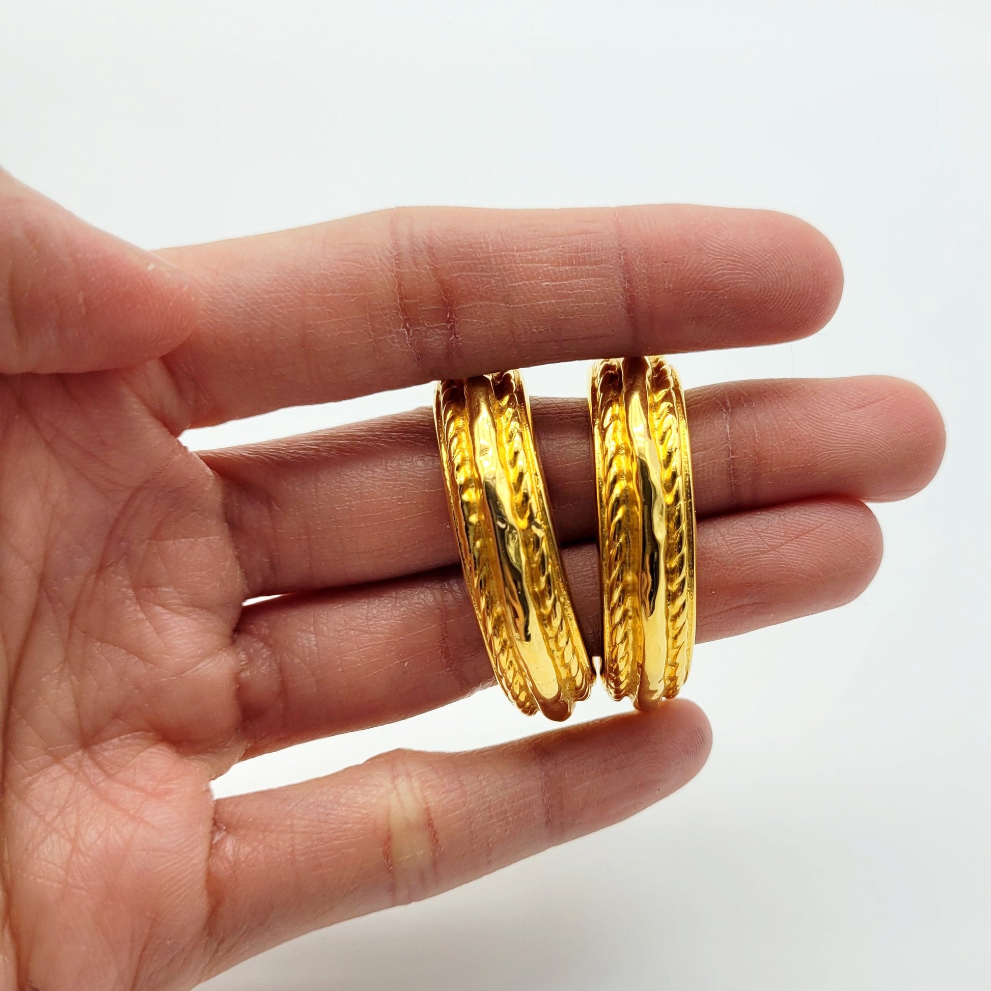 Vintage  Yves Saint Laurent creole Earrings - Secondista