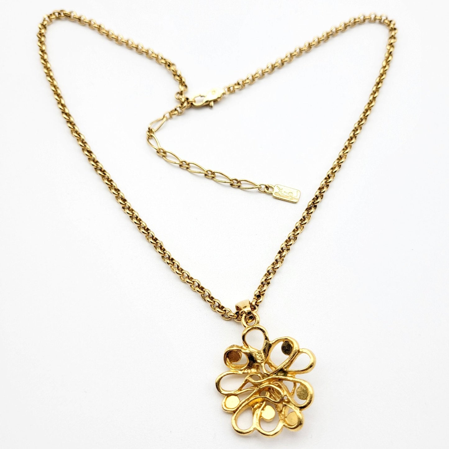 Vintage Yves Saint Laurent flower motif Pendant Necklace - Secondista