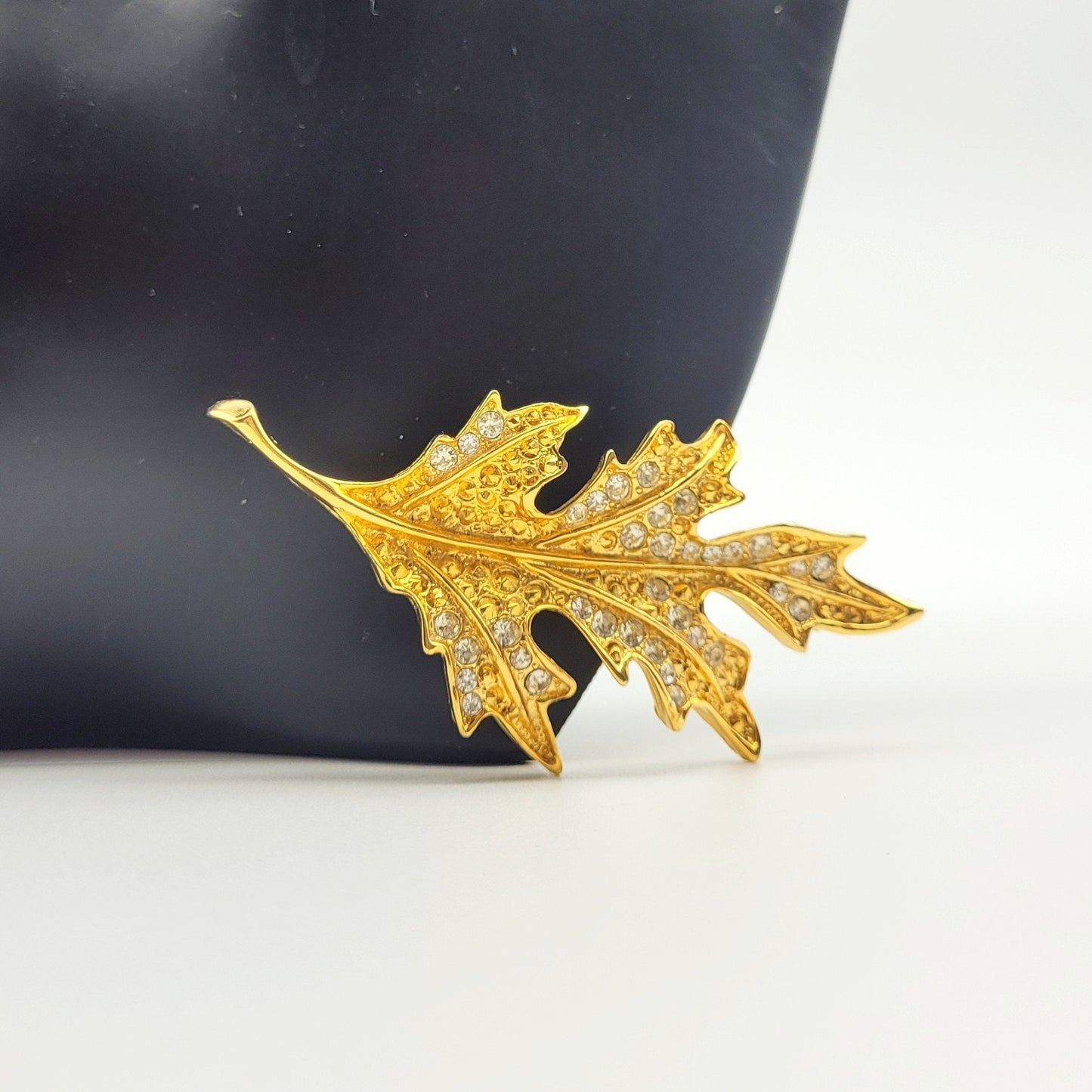 Vintage Givenchy leave motif Brooch - Secondista