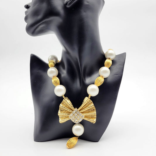 Vintage French bold Necklace with bow Pendant - Secondista