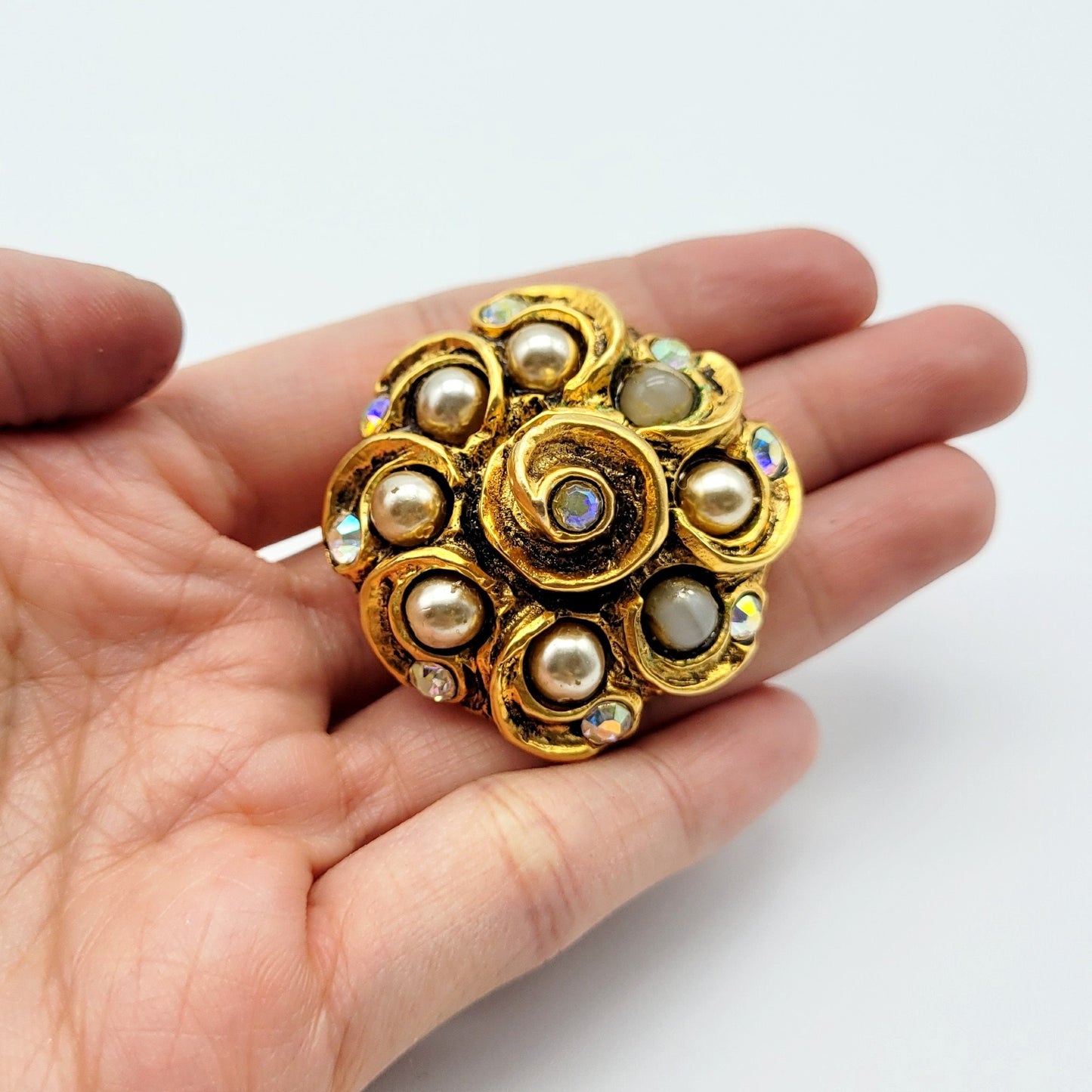 Vintage Claire Deve faux pearl flower Brooch - Secondista