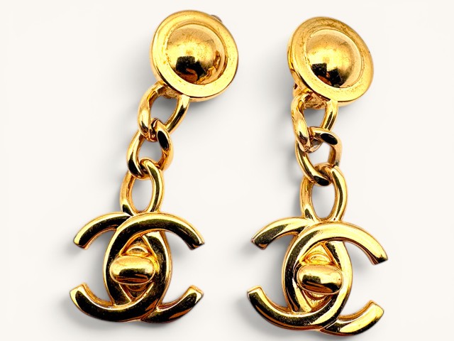 Chanel Pre-owned CC Turn Lock earrings