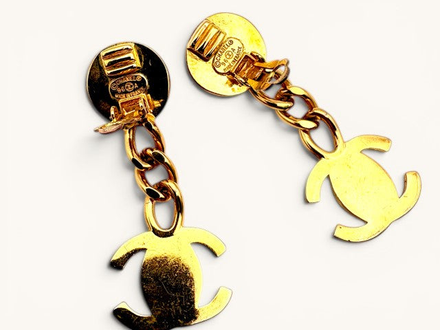 Chanel Pre-owned CC Turn Lock earrings