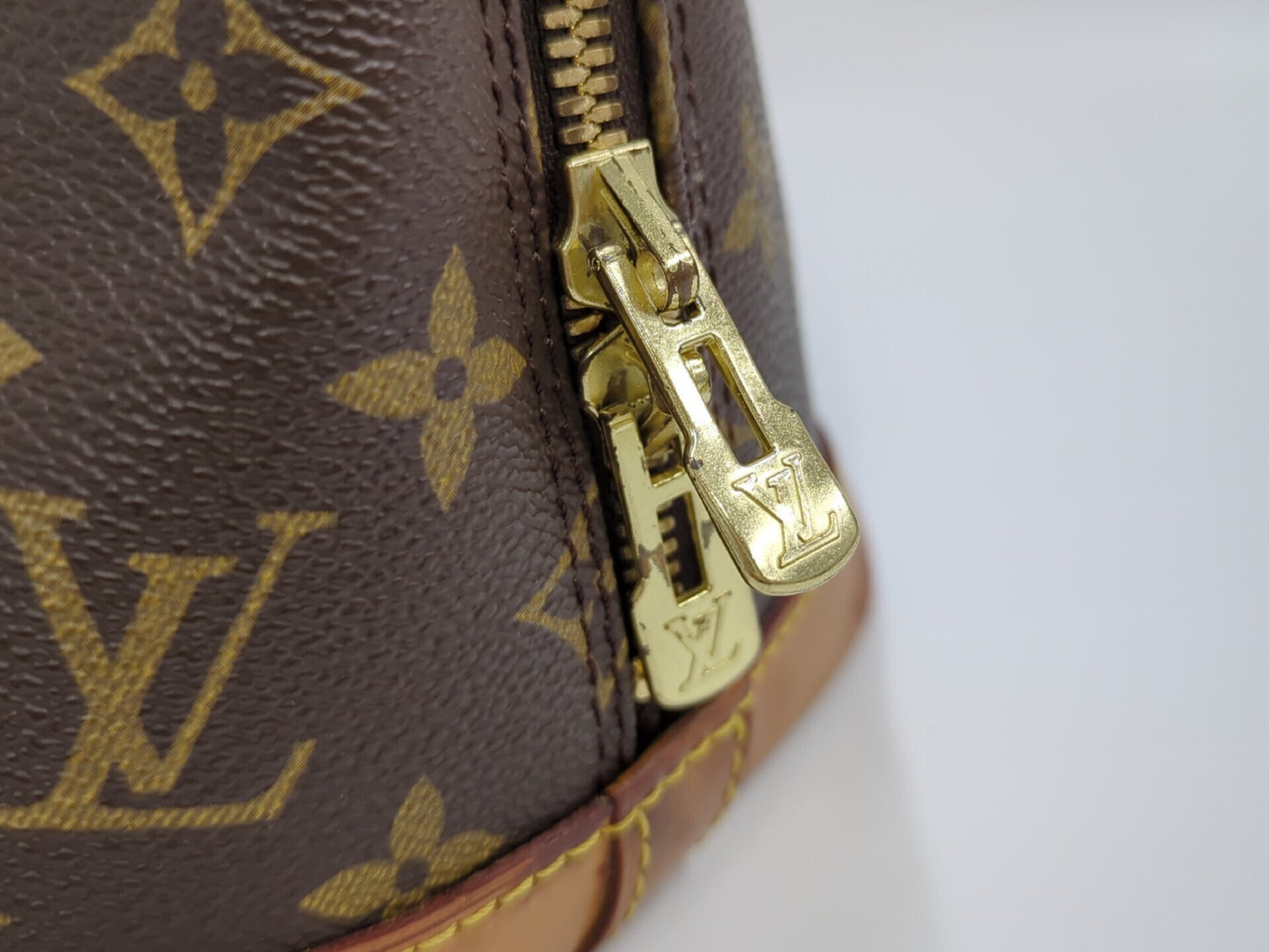 Louis Vuitton Alma PM