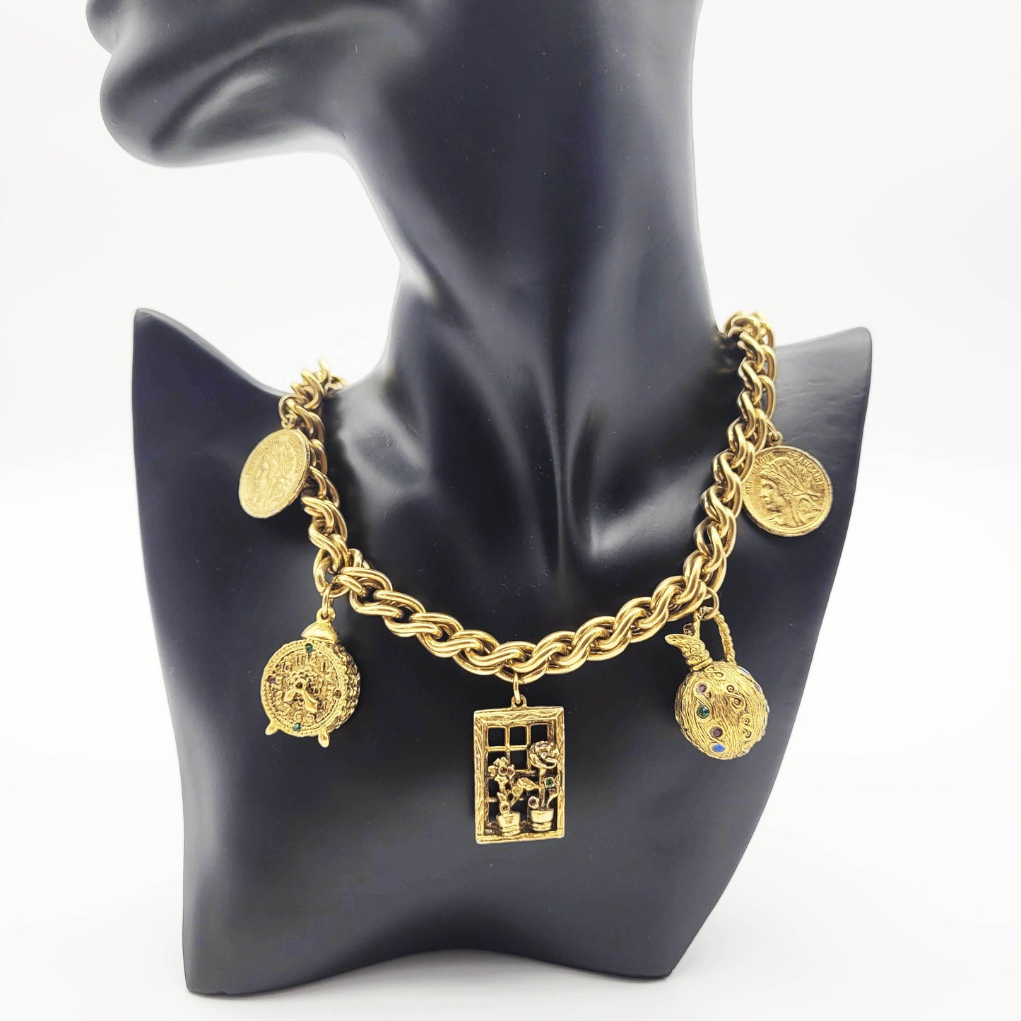 Vintage goldtone chain necklace