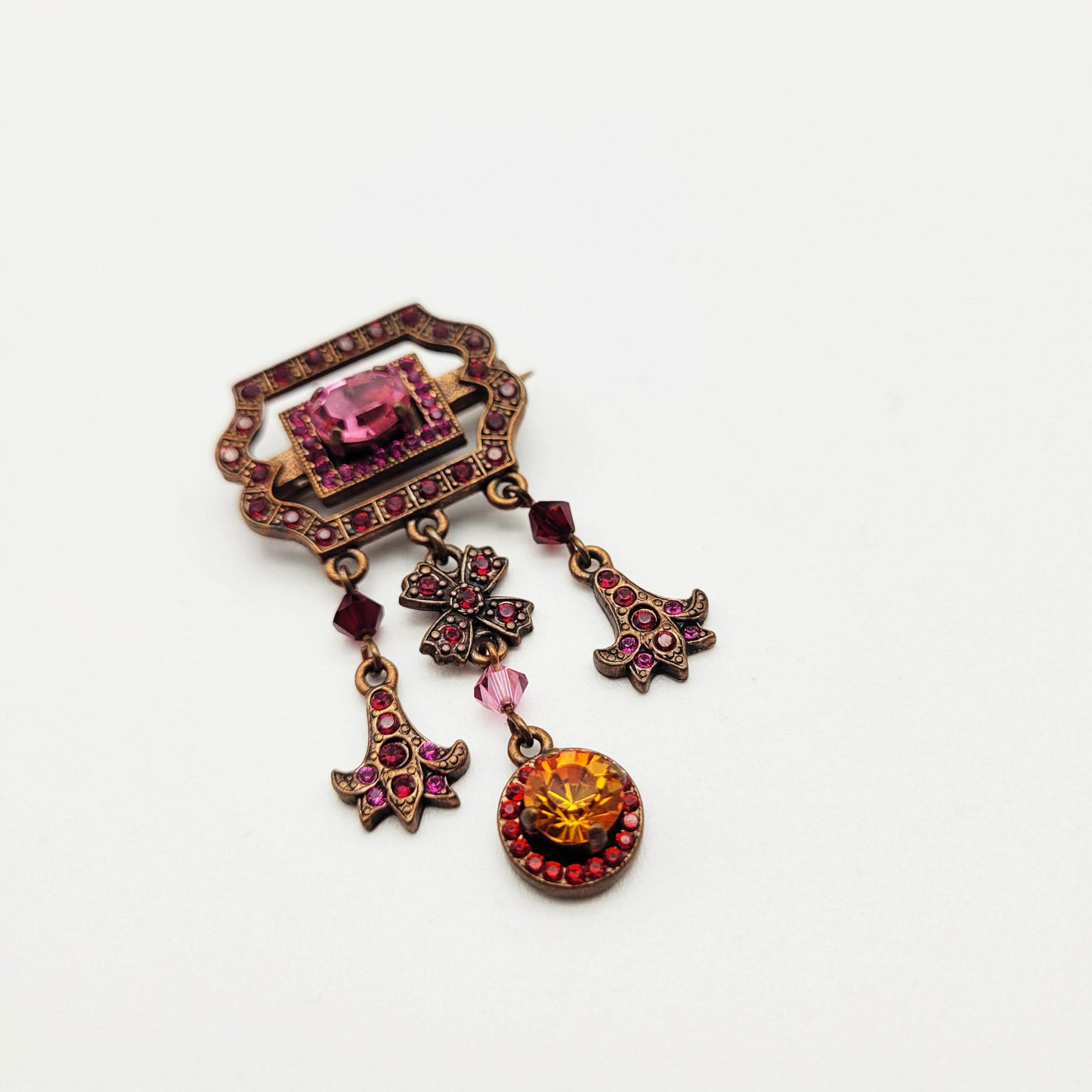 Vintage couture pink brooch Satellite