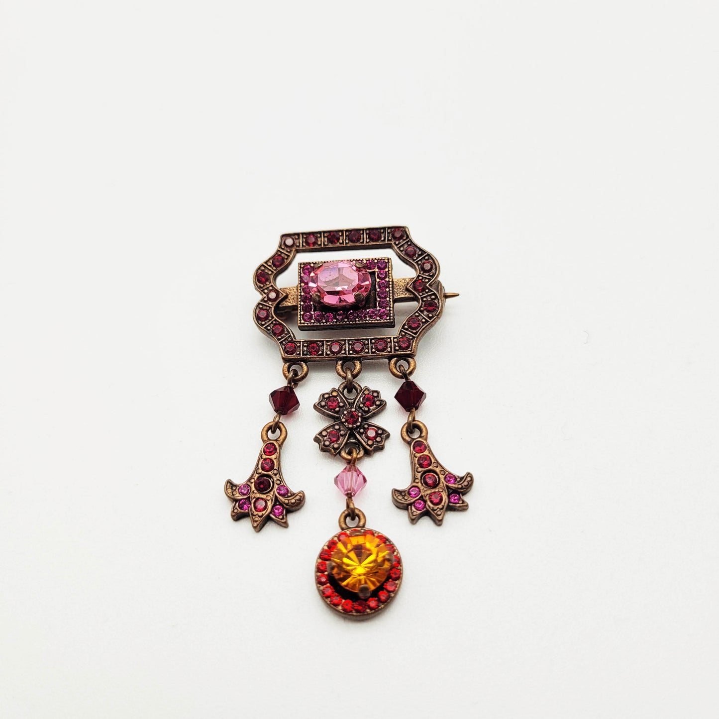 Vintage couture pink brooch Satellite
