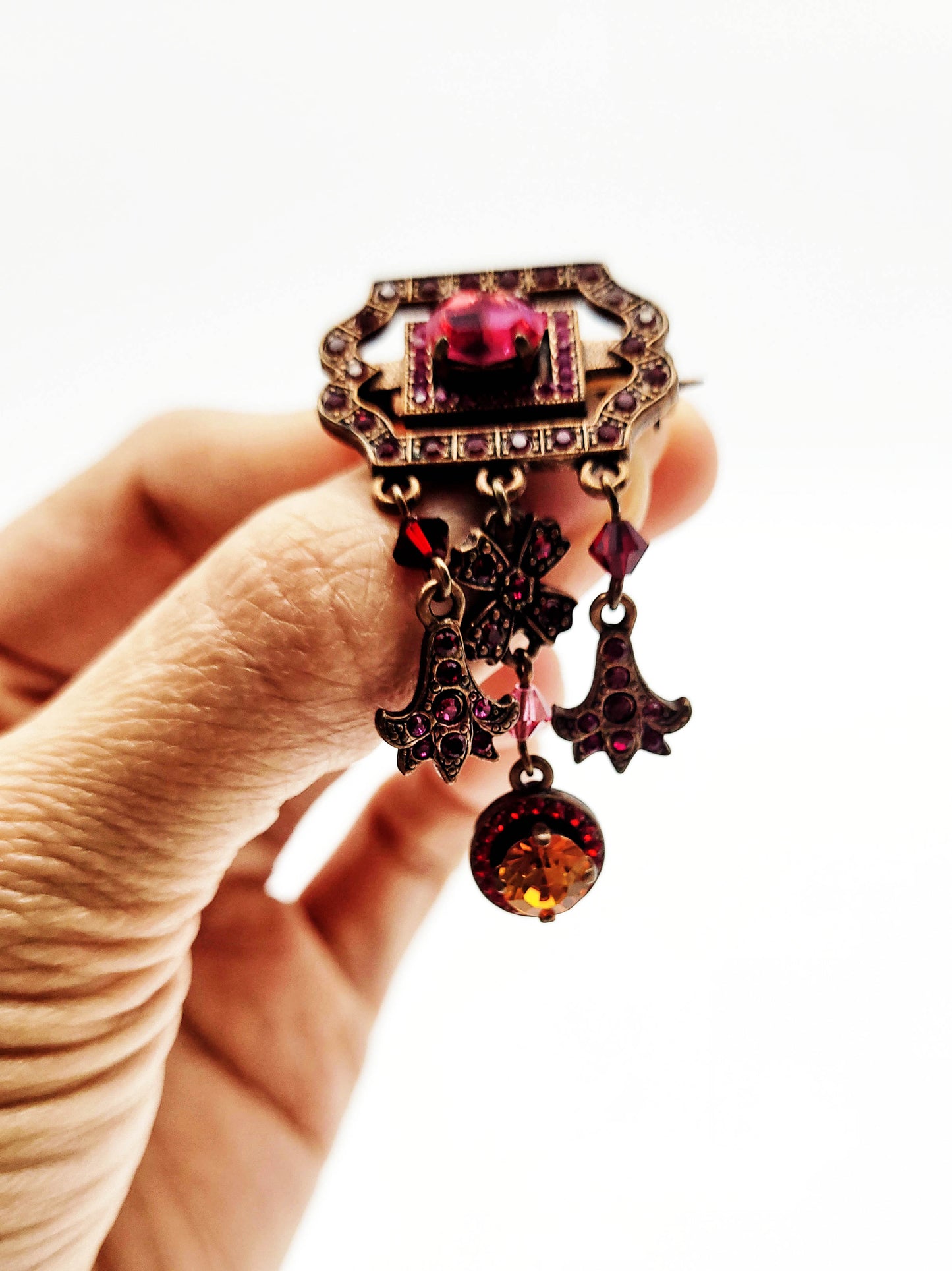 Vintage couture pink brooch Satellite