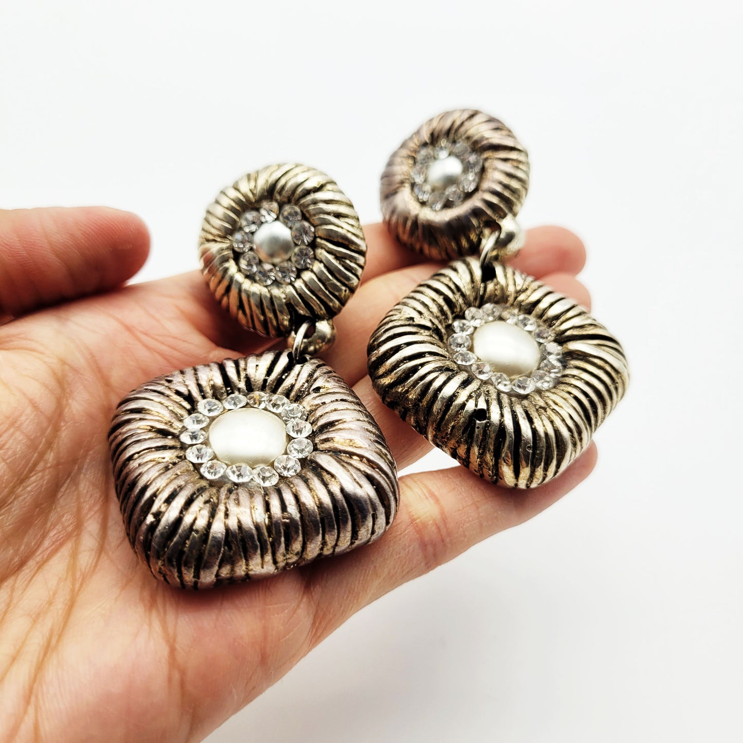 Vintage silvertone dangle earrings