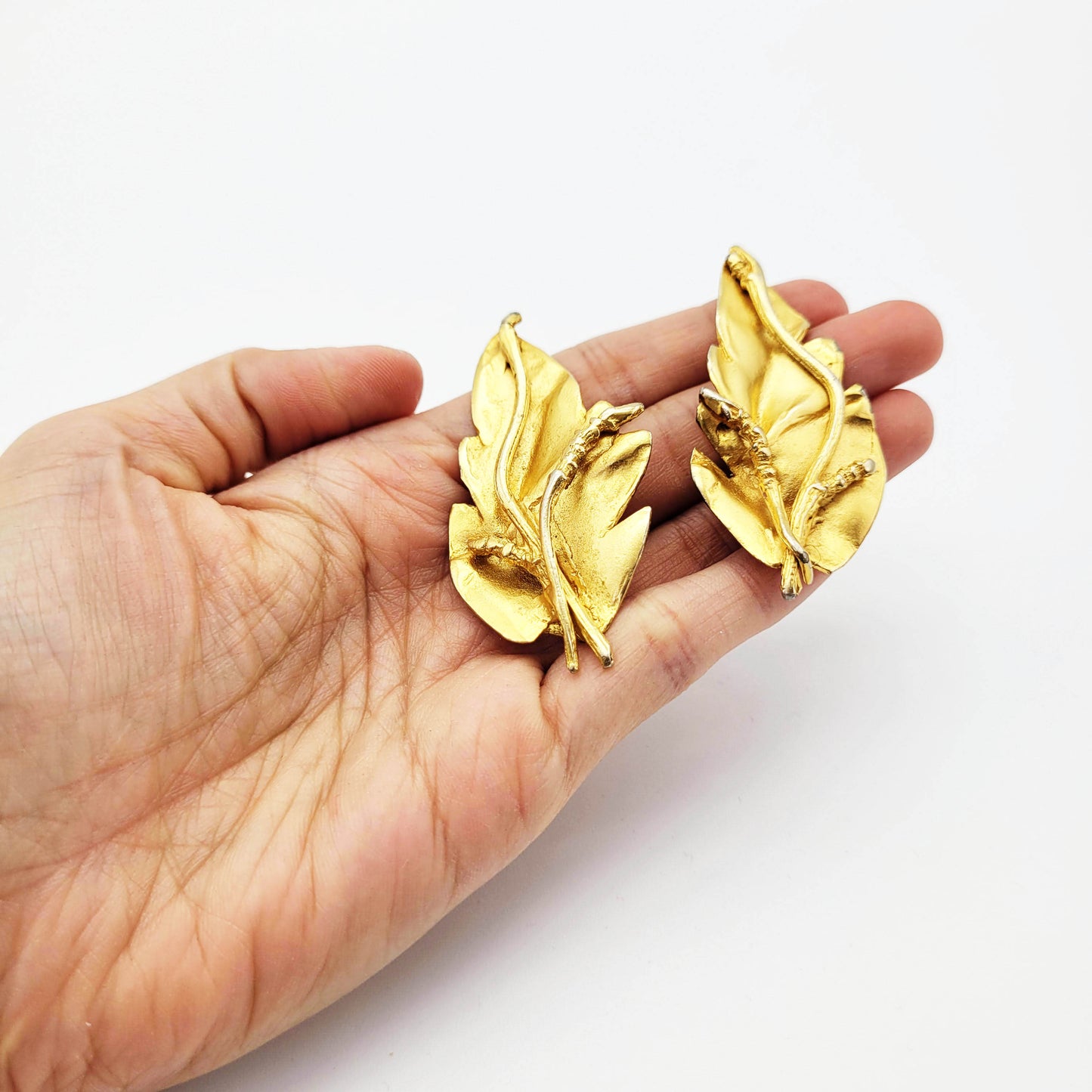 Vintage leaf clip earrings