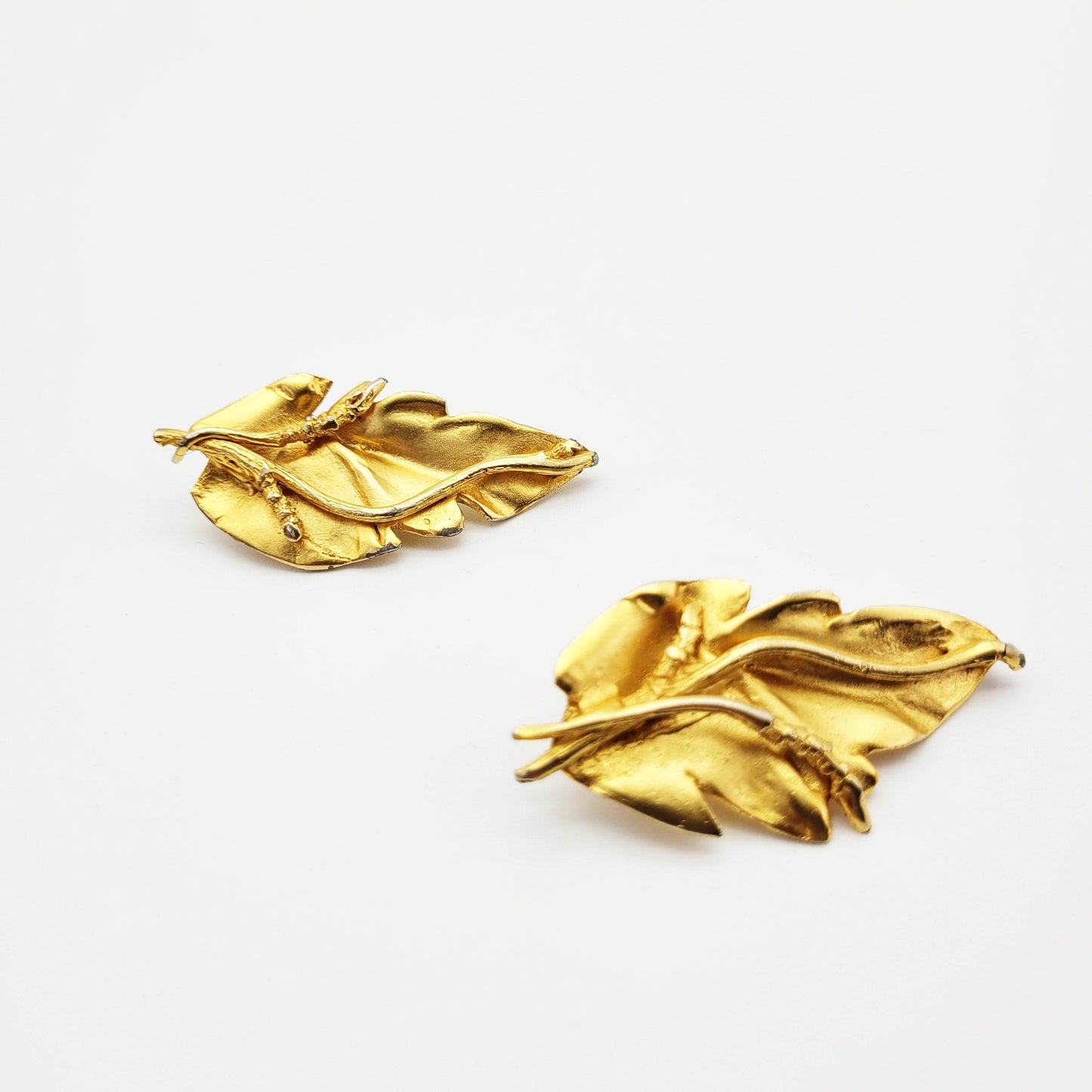 Vintage leaf clip earrings