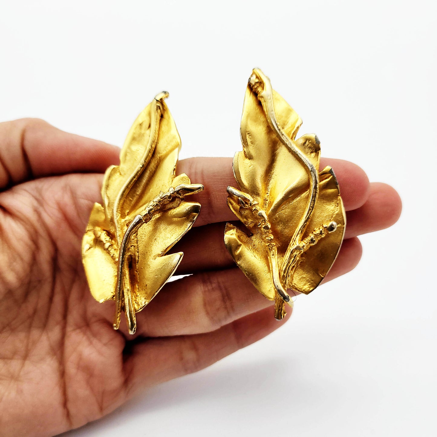 Vintage leaf clip earrings